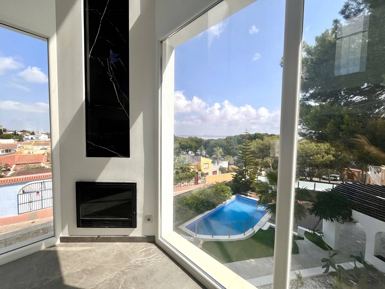 Secondary entrance view in villa, La Siesta, Torrevieja