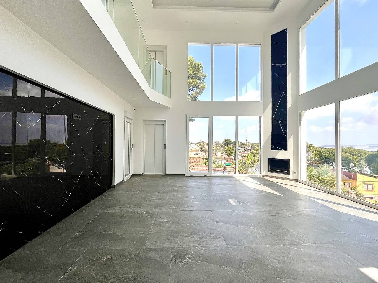 Second living area or reception room in villa, La Siesta