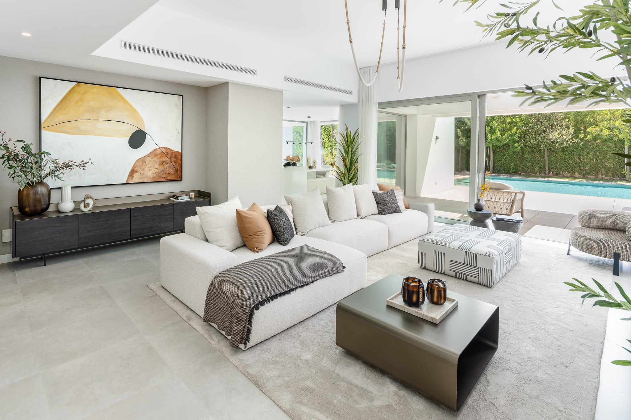 Plot boundary and driveway in 5-bedroom new-build villa, Bel-Air