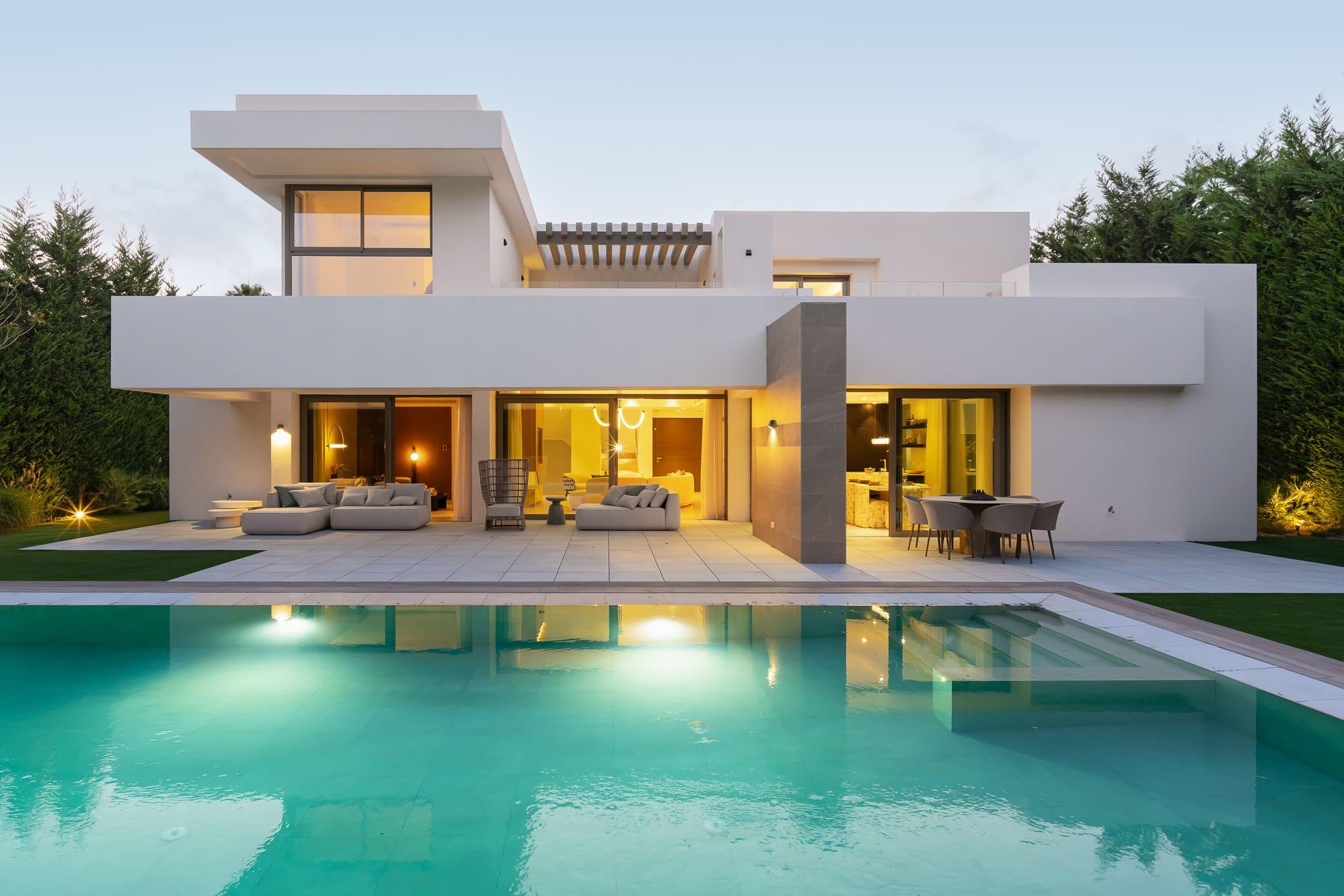 Villa for sale in Bel-Air, Estepona - exterior view of new-build villa with private pool and garden