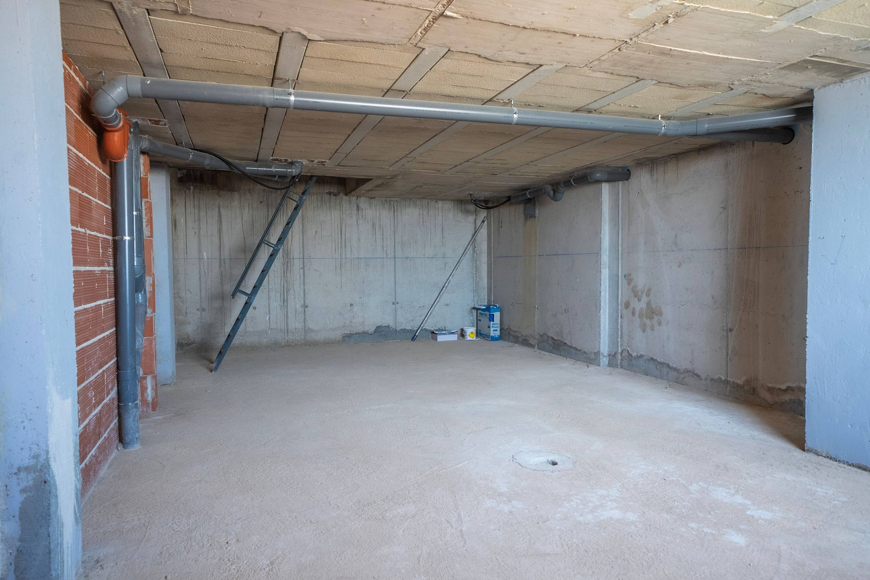 Ceiling and lighting in living area of new-build townhouse, Algorfa