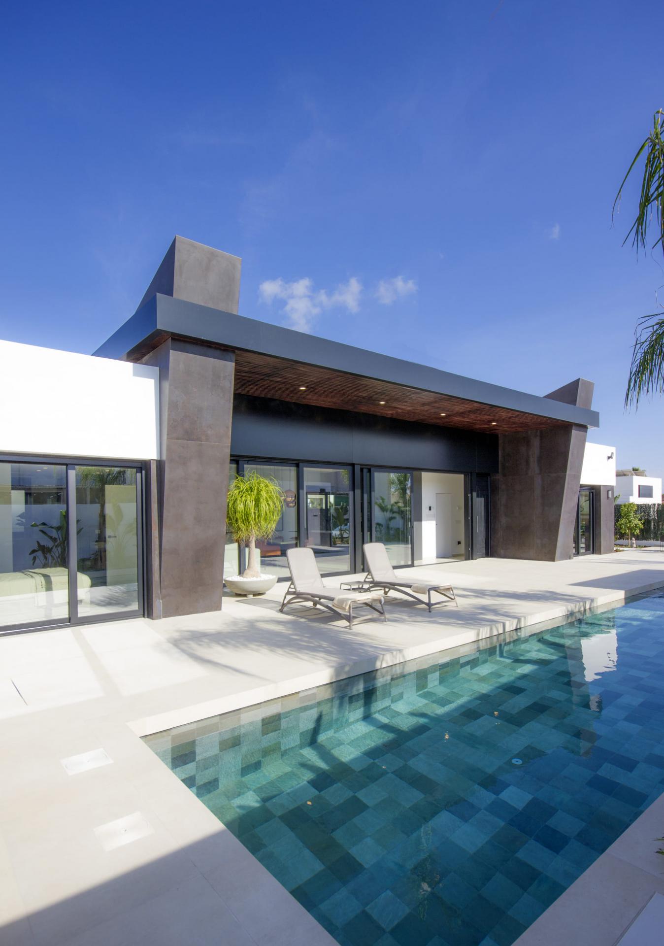 Open-plan living and dining room with ceramic tile flooring, La Marquesa villa