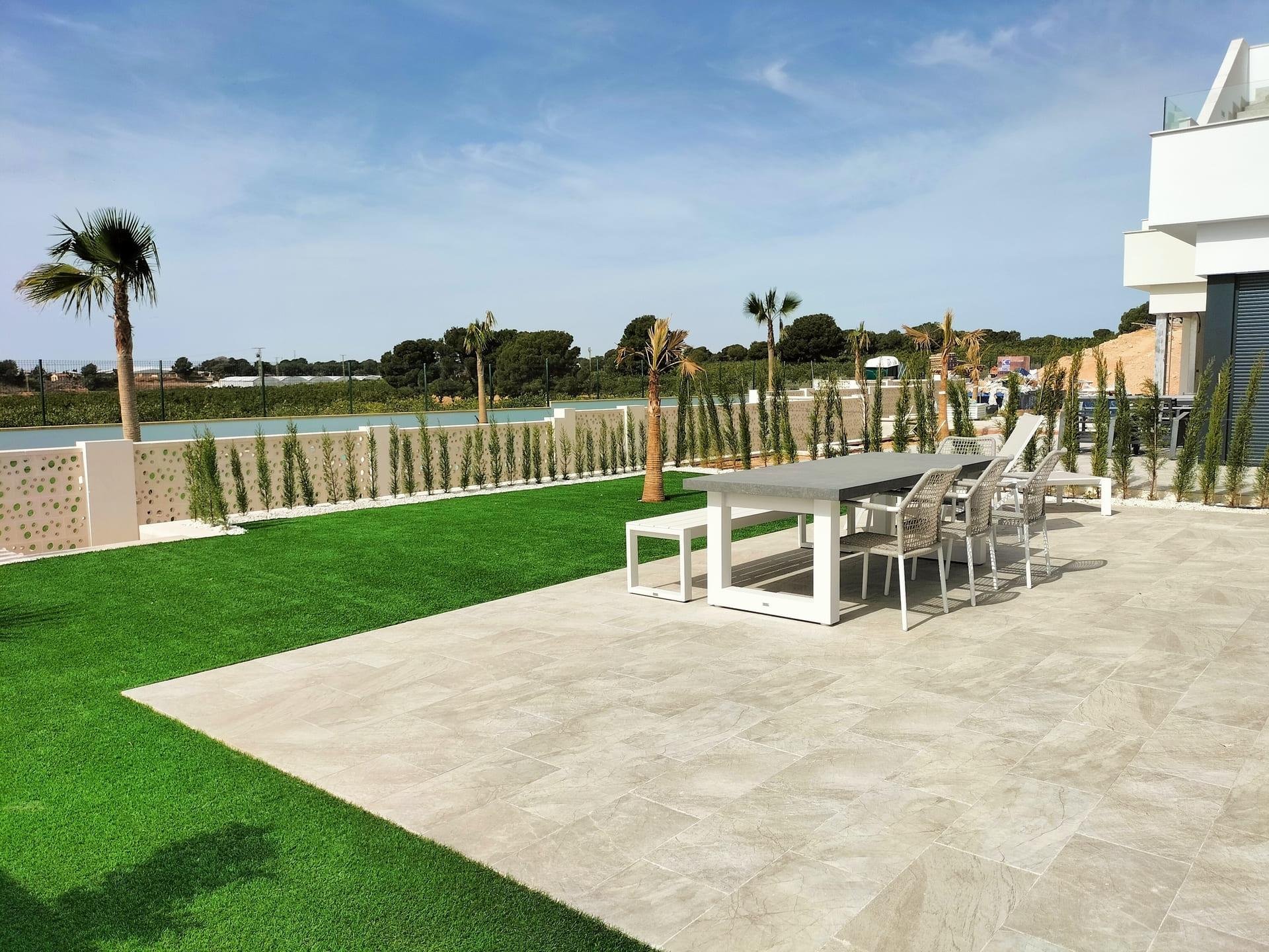 Rear outdoor space of villa on 255 m2 plot, Pinar de Campoverde