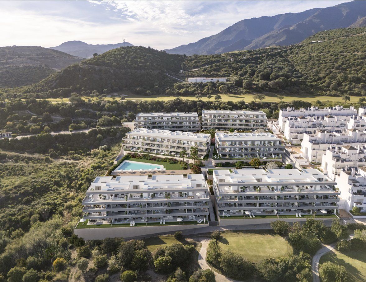 Bathroom with full-width vanity unit in 2-bedroom apartment, Valle Romano Golf, Estepona