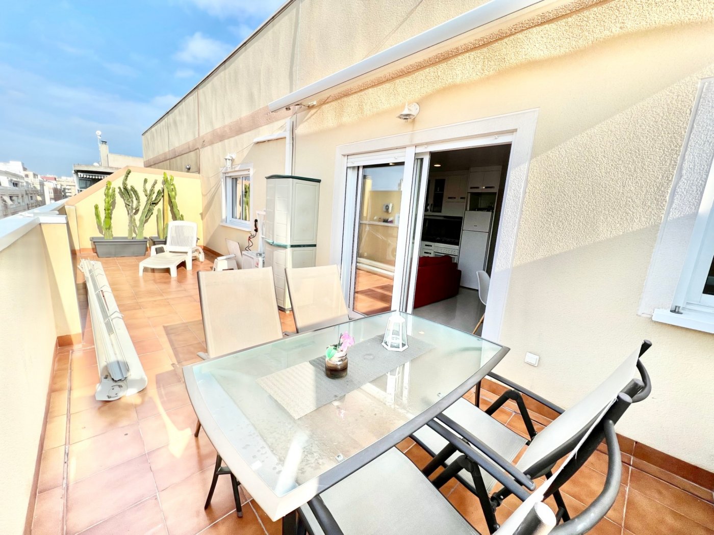 Living room with air conditioning unit, 2-bedroom penthouse in Centro, Torrevieja