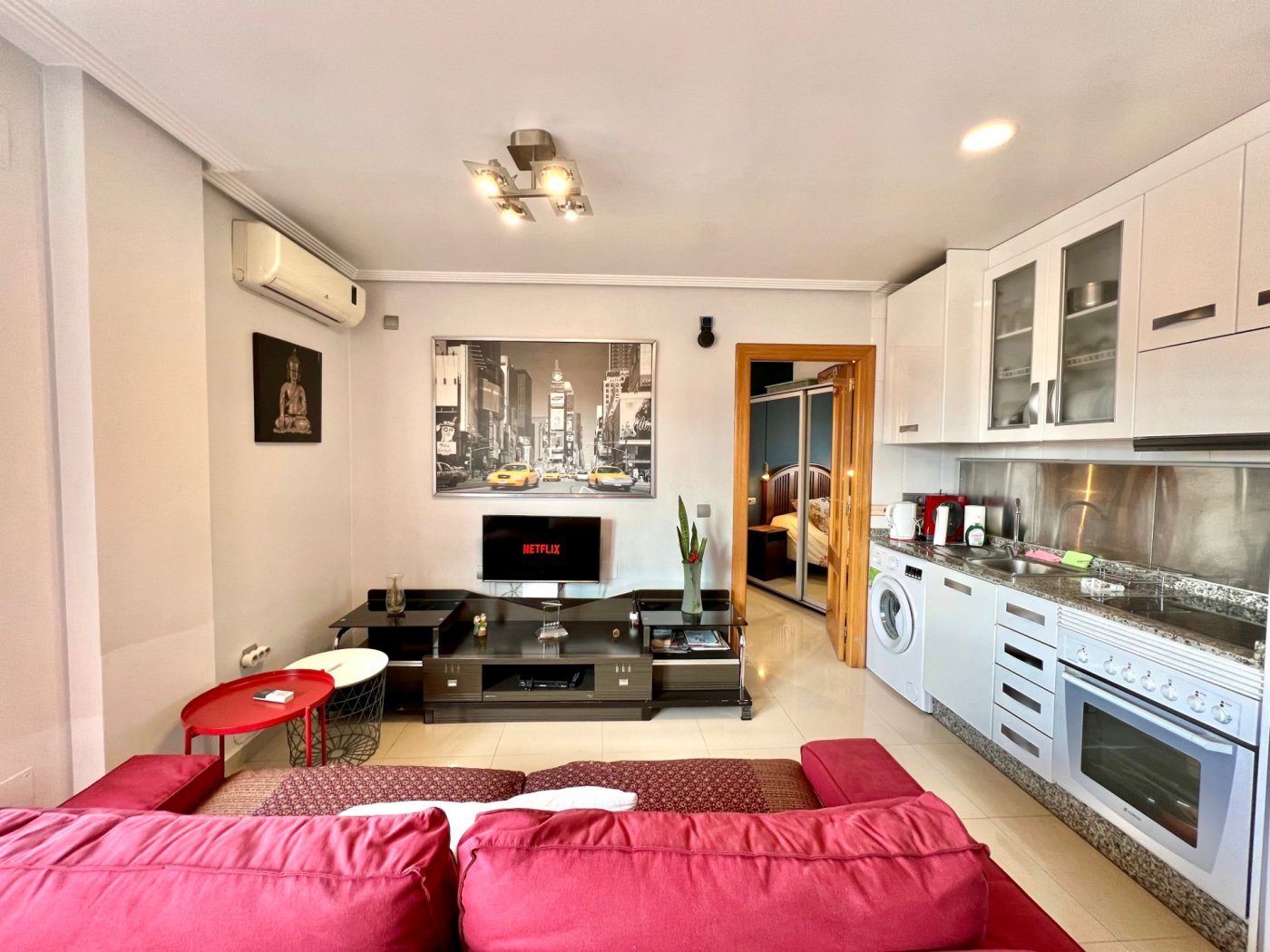 South-west-facing 30m2 terrace with outdoor furniture, penthouse in Centro, Torrevieja
