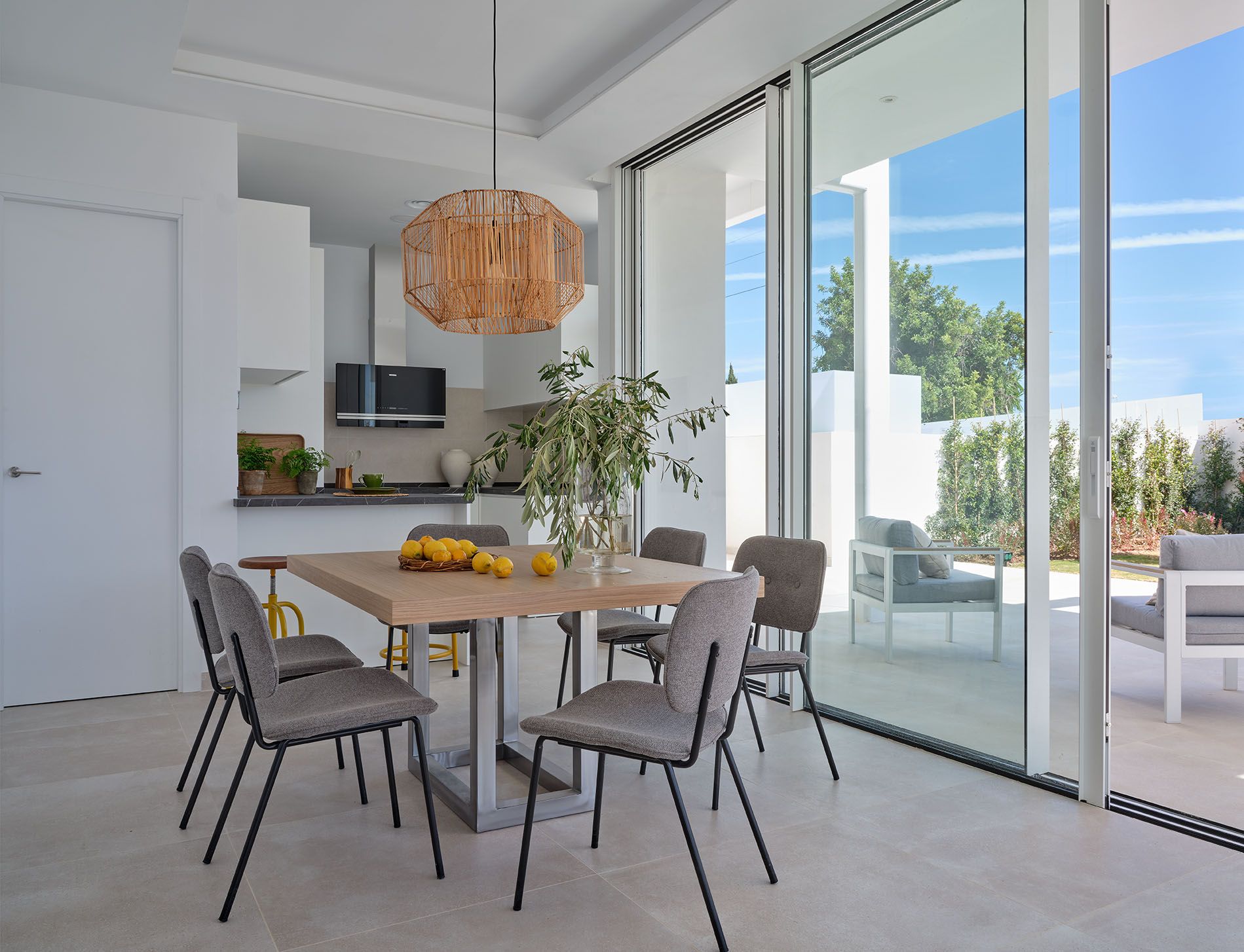 Staircase and hallway in 4-bedroom new-build townhouse, Valdeolletas, Marbella