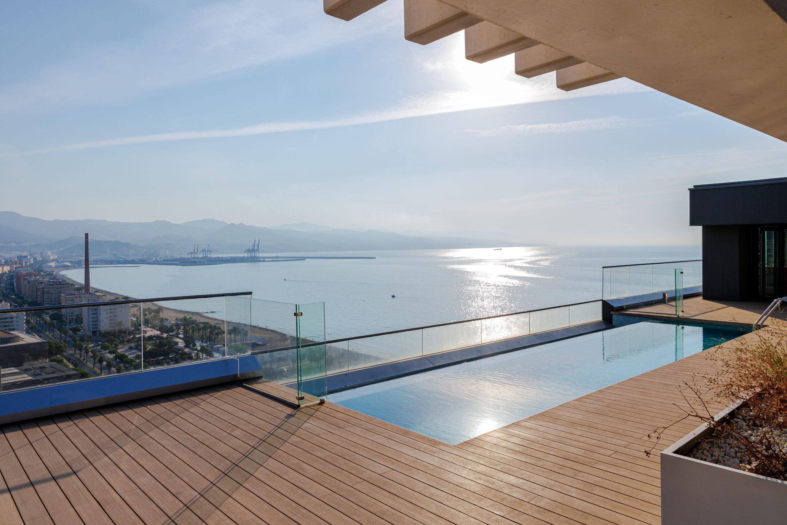 Sea views from 20th-floor terrace, new-build apartment, Paseo Marítimo Oeste-Pacífico, Málaga