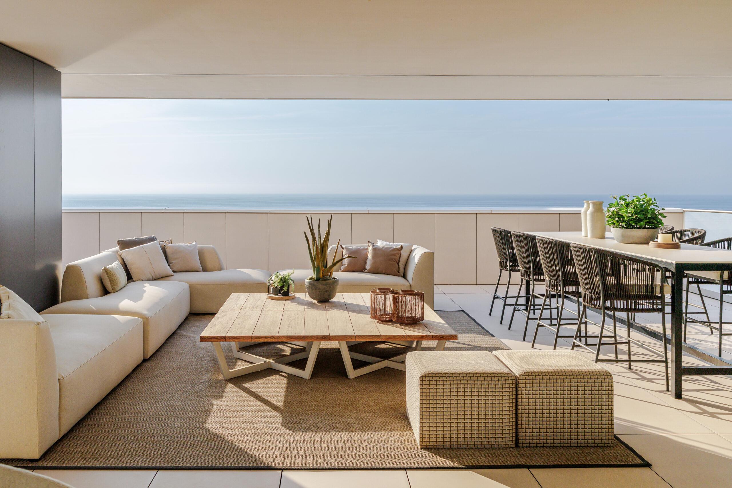 Living room with floor-to-ceiling glazing on floor 20, Paseo Marítimo Oeste-Pacífico, Málaga