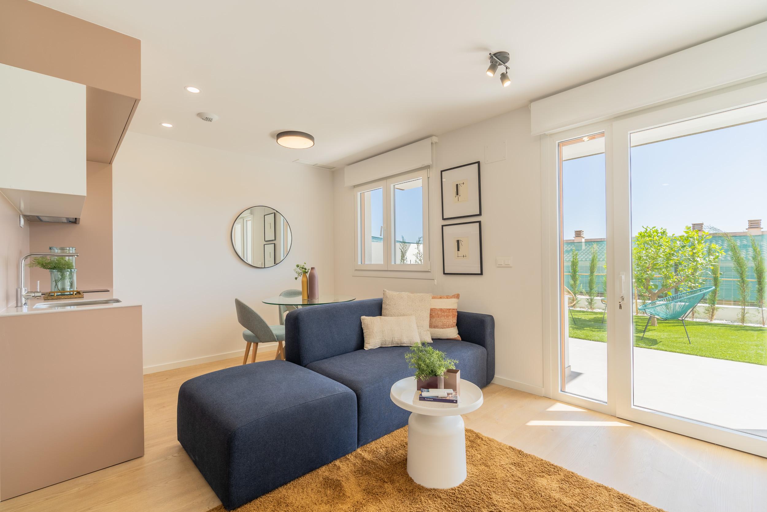 En-suite bathroom with vanity unit, 4-bedroom townhouse, Montebello