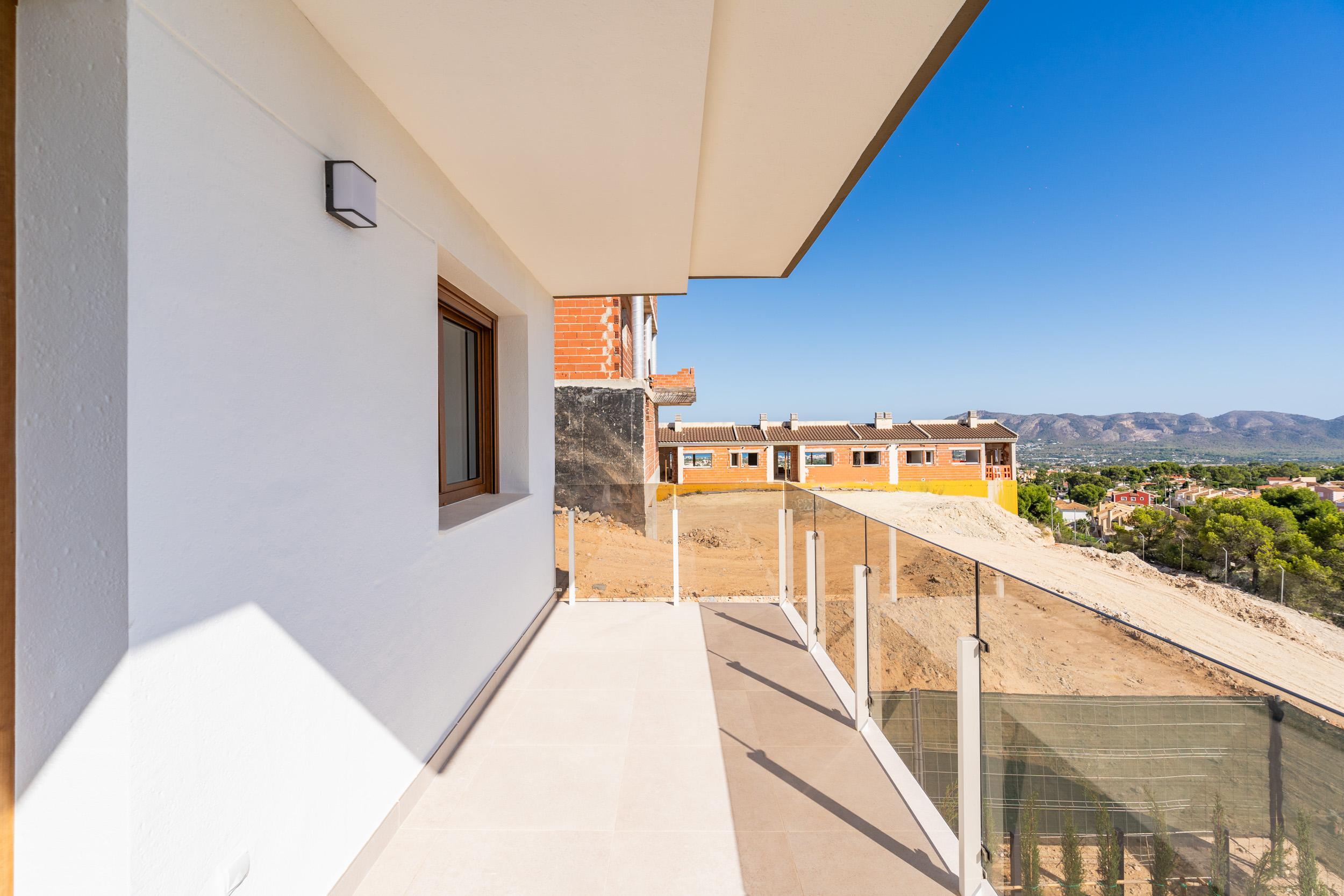 Rooftop solarium seating area with mountain backdrop, Montebello, La Nucía