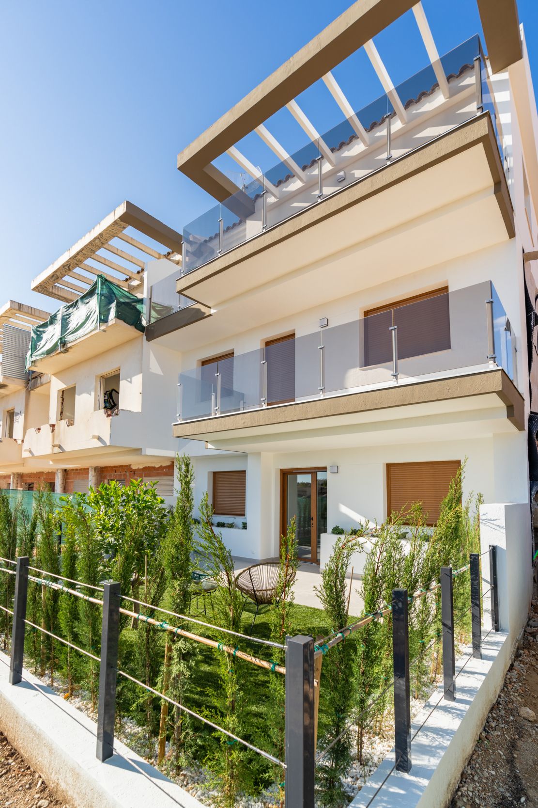 Street-facing render of new-build townhouse elevation, Montebello, La Nucía