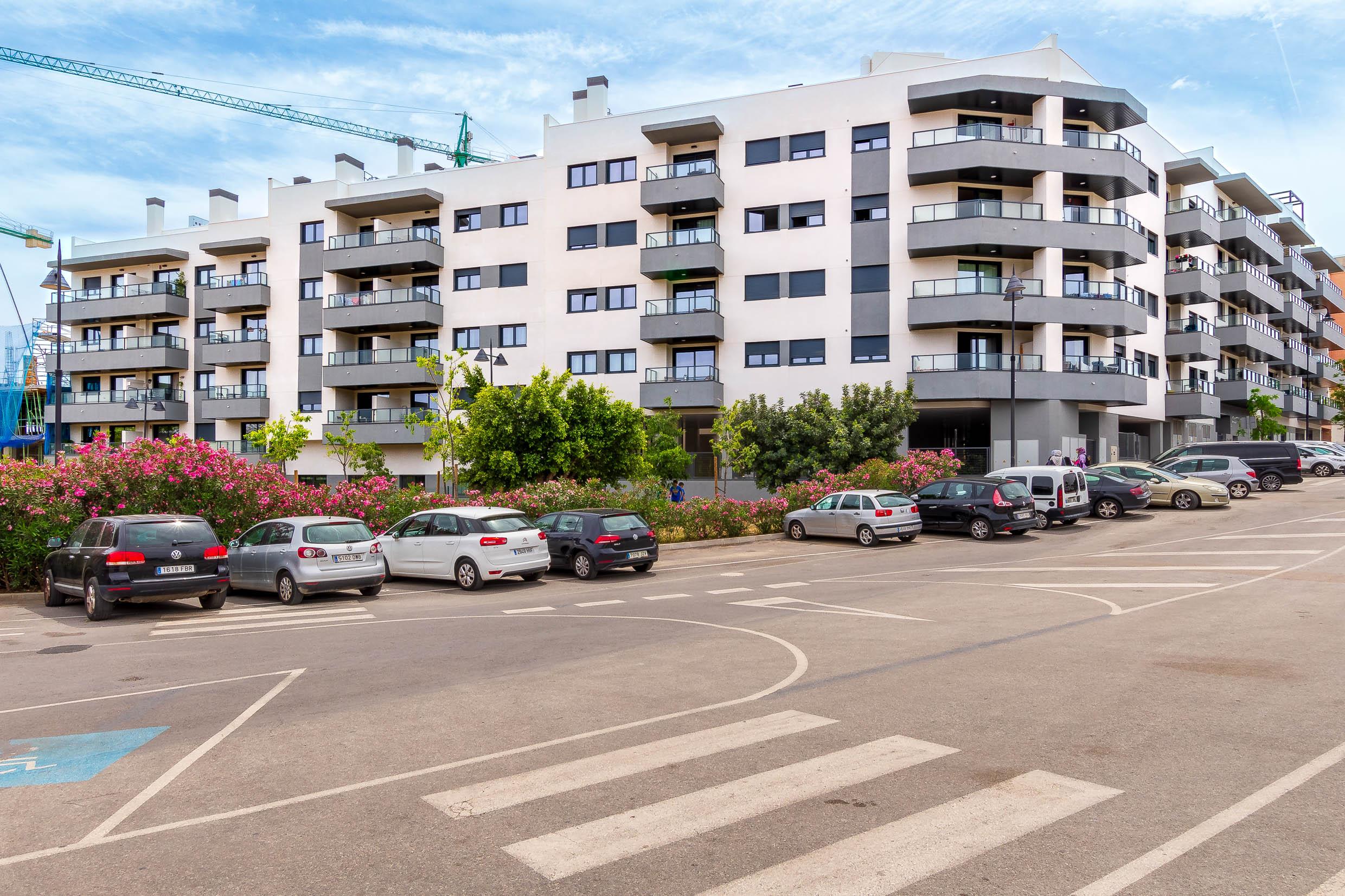 Floor plan of 2-bedroom 90m2 apartment, Las Lagunas, Mijas