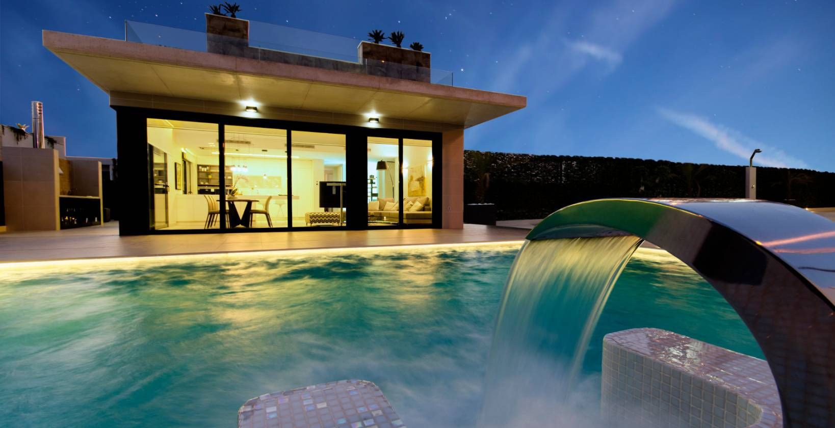 Street-facing facade of 4-bedroom new-build villa, Campoamor