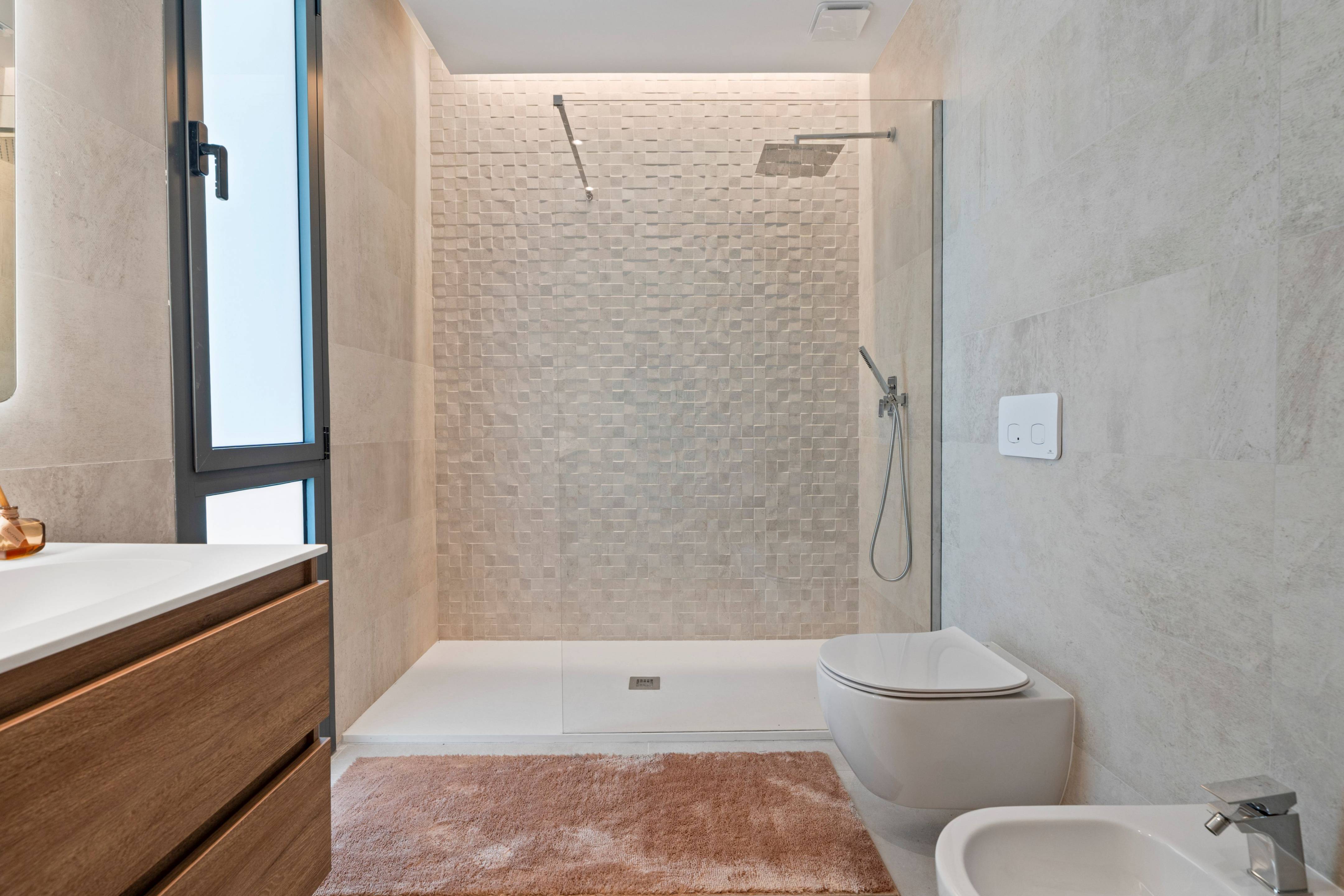 Kitchen worktop and fitted units in new-build villa, Rincón de Loix, Benidorm