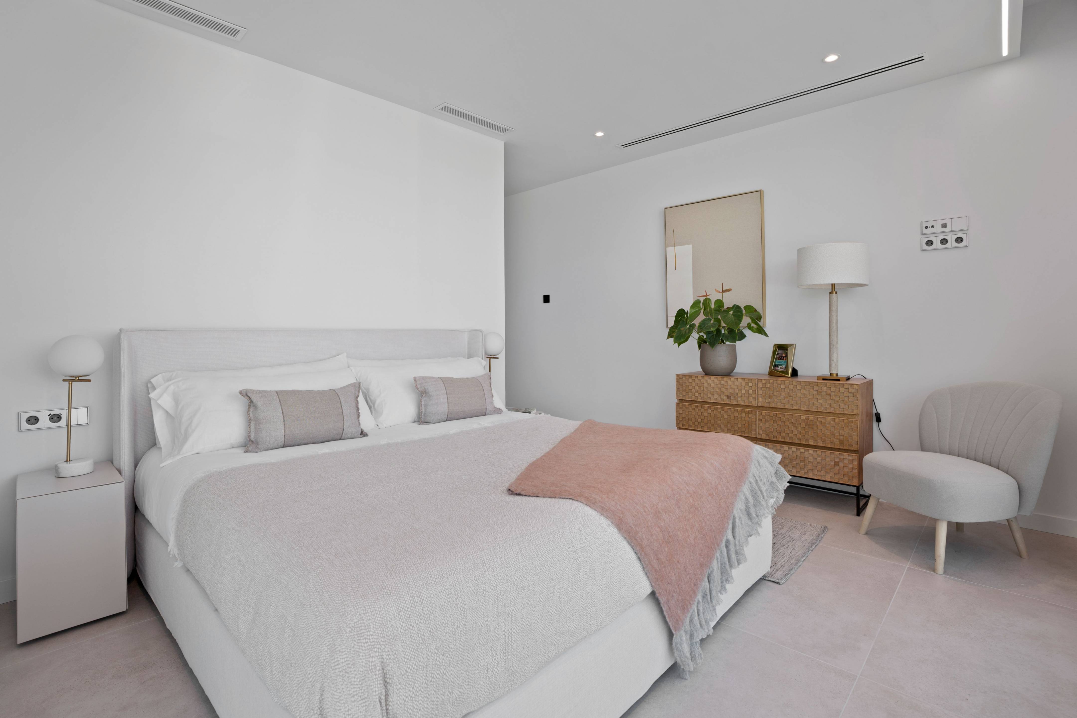 Open kitchen layout with integrated appliances in new-build villa, Rincón de Loix