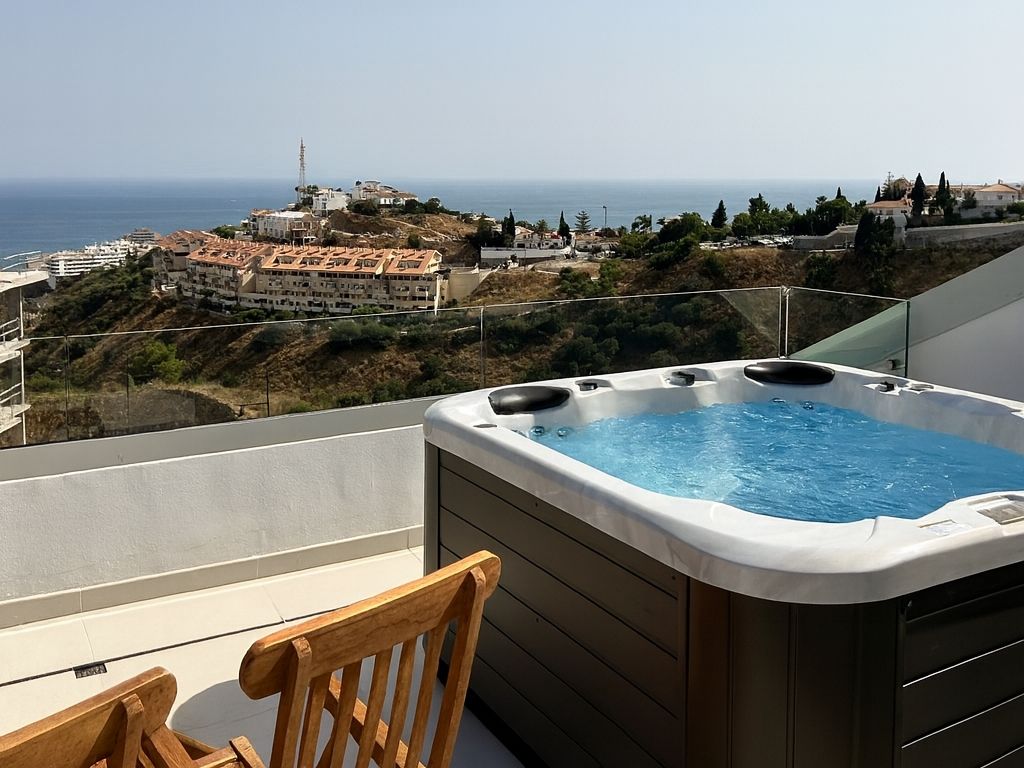 Private terrace of third-floor new-build penthouse, El Higuerón