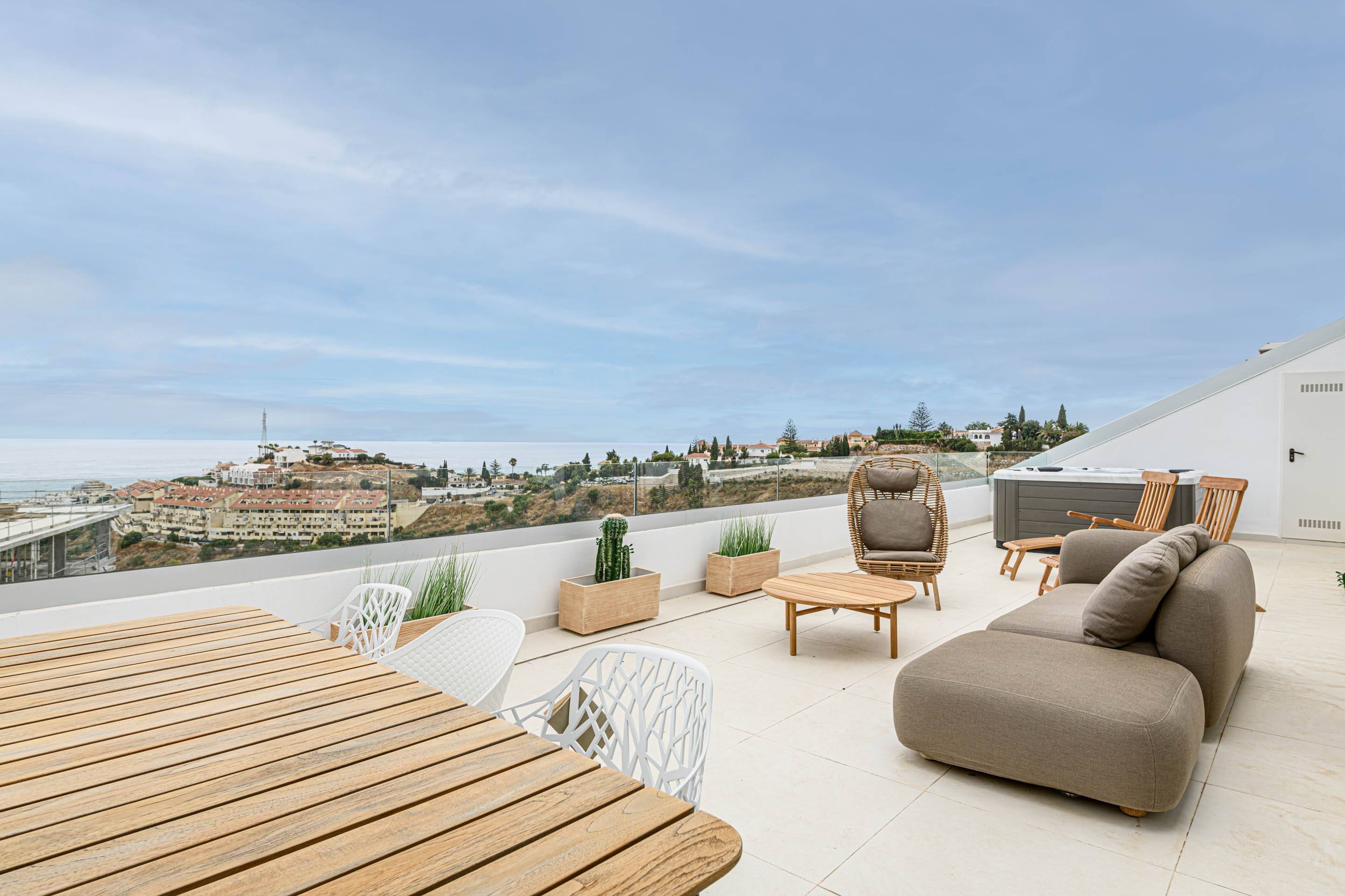 Bathroom tiling and fittings detail in new-build penthouse, El Higuerón, Fuengirola