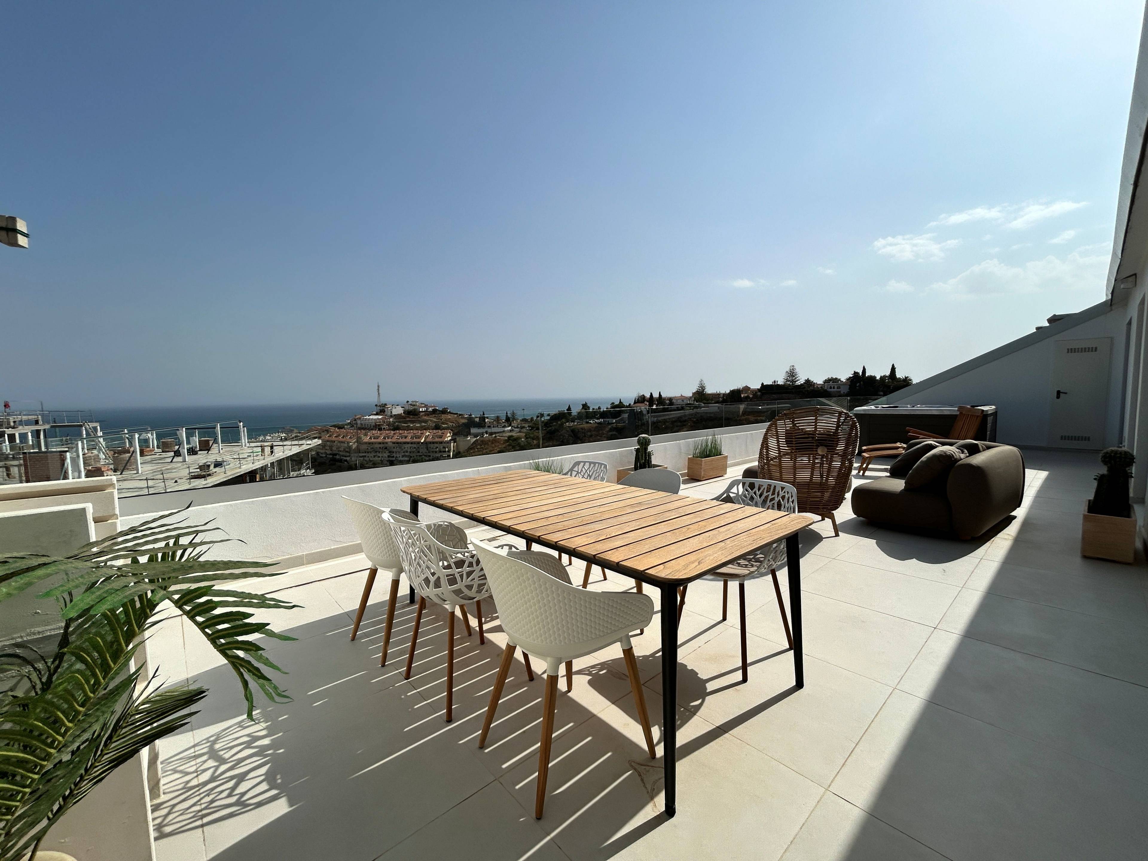 En-suite bathroom with shower enclosure in 3-bedroom penthouse, El Higuerón