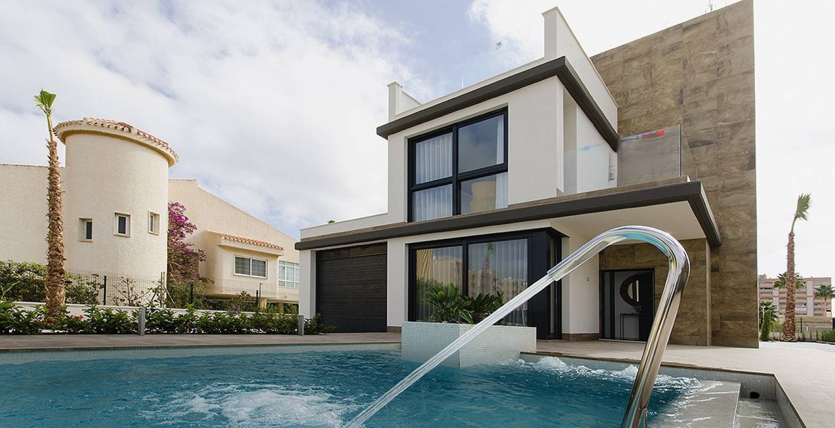 Internal staircase and hallway in 3-bedroom new-build villa, Campoamor