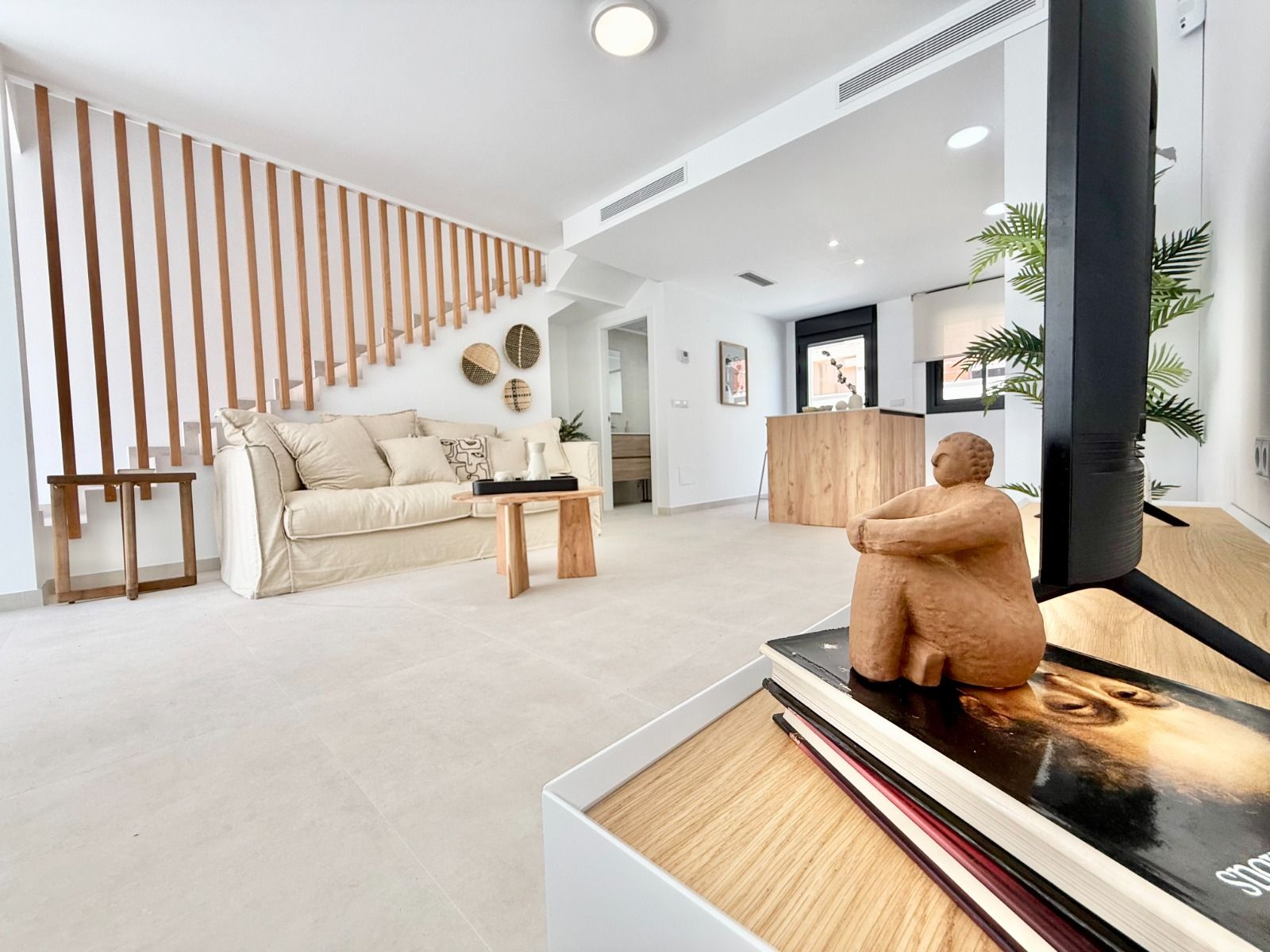Kitchen worktop and base units in ground-floor bungalow, Cox, Alicante
