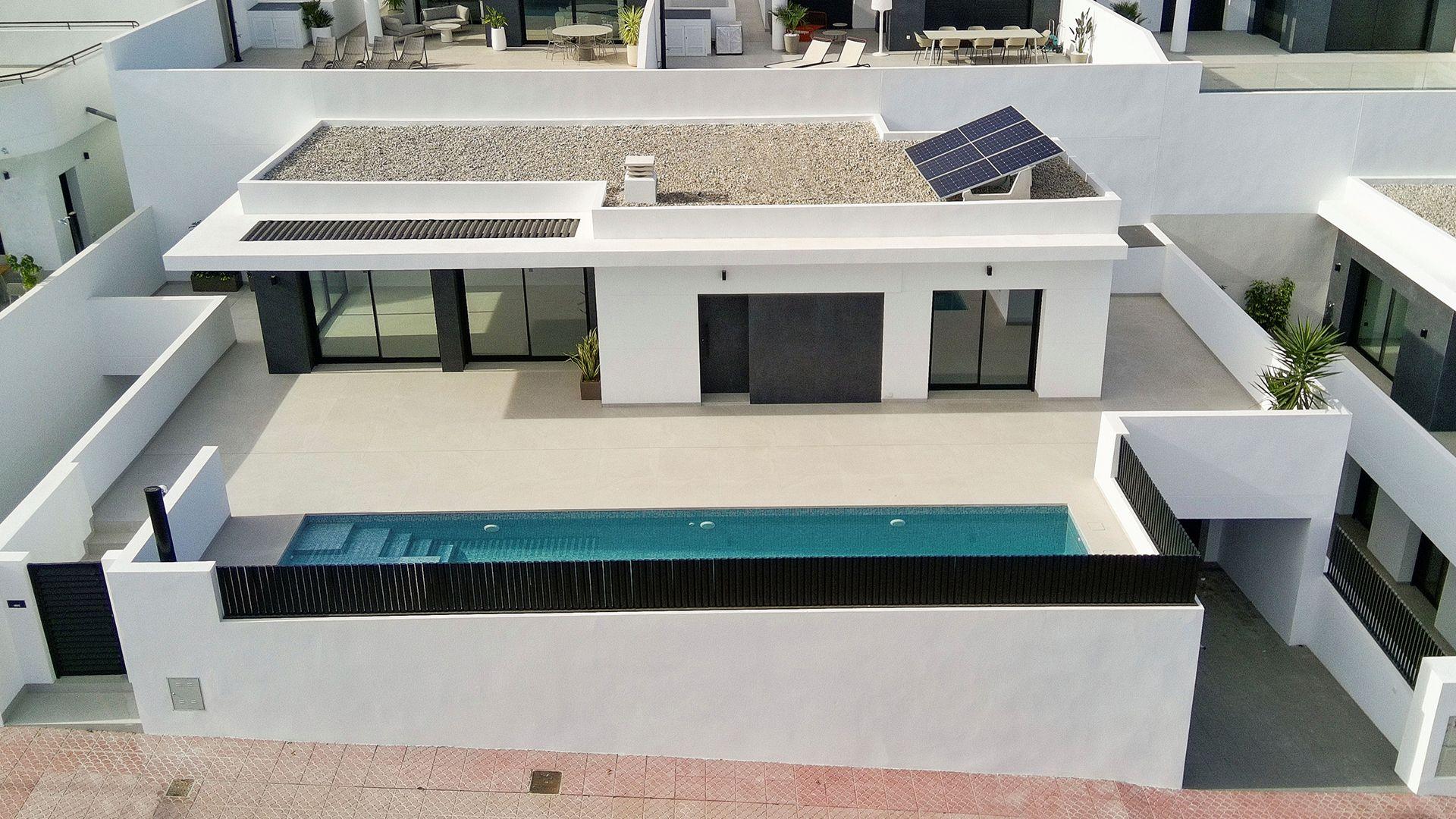 Side elevation of new-build villa, Centro de la Ciudad Quesada, Rojales