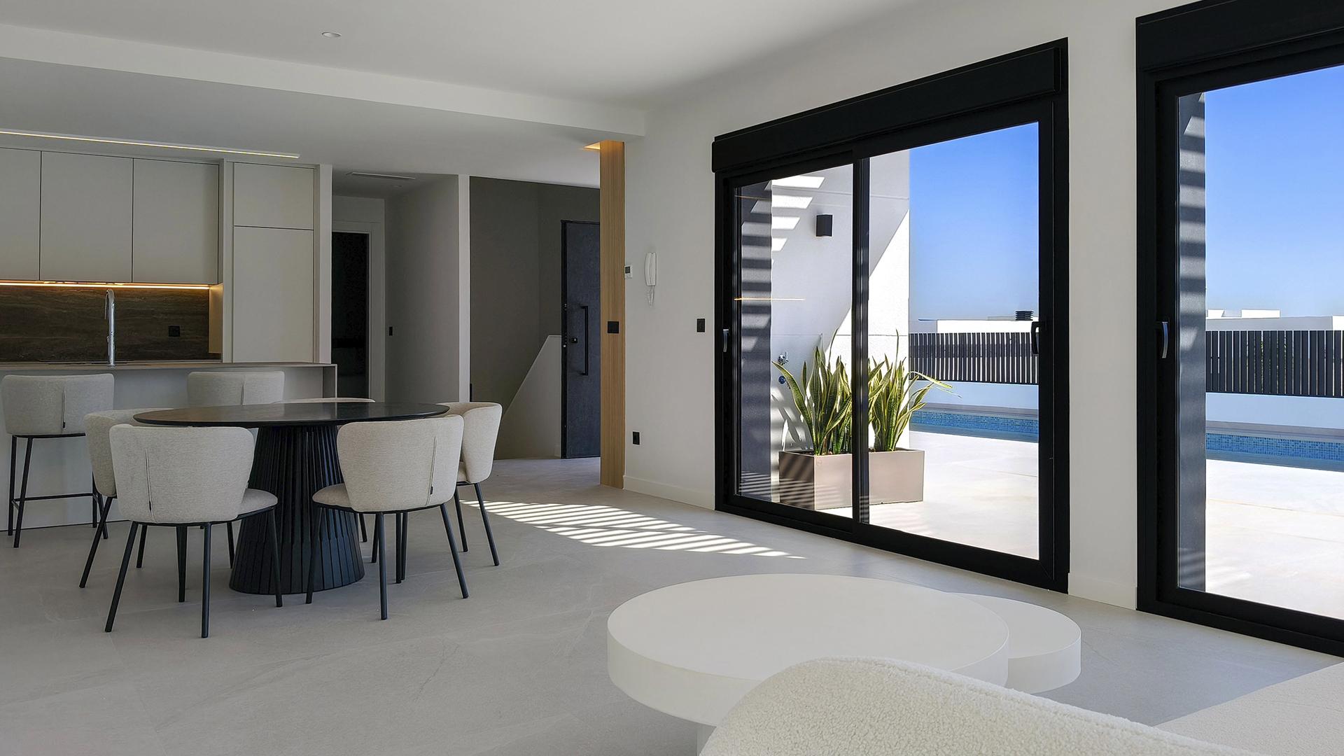 Dining area adjoining kitchen, 5-bedroom new-build villa, Centro de la Ciudad Quesada