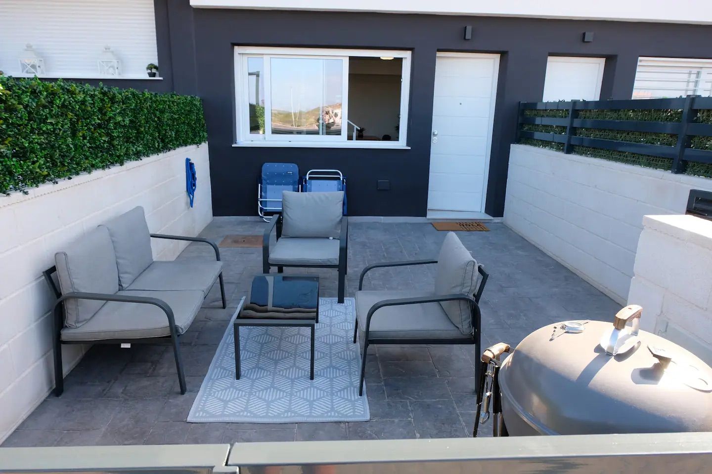 Open-plan living area with porcelain tile flooring in 2-bedroom new-build townhouse, Monte y Mar Bajo