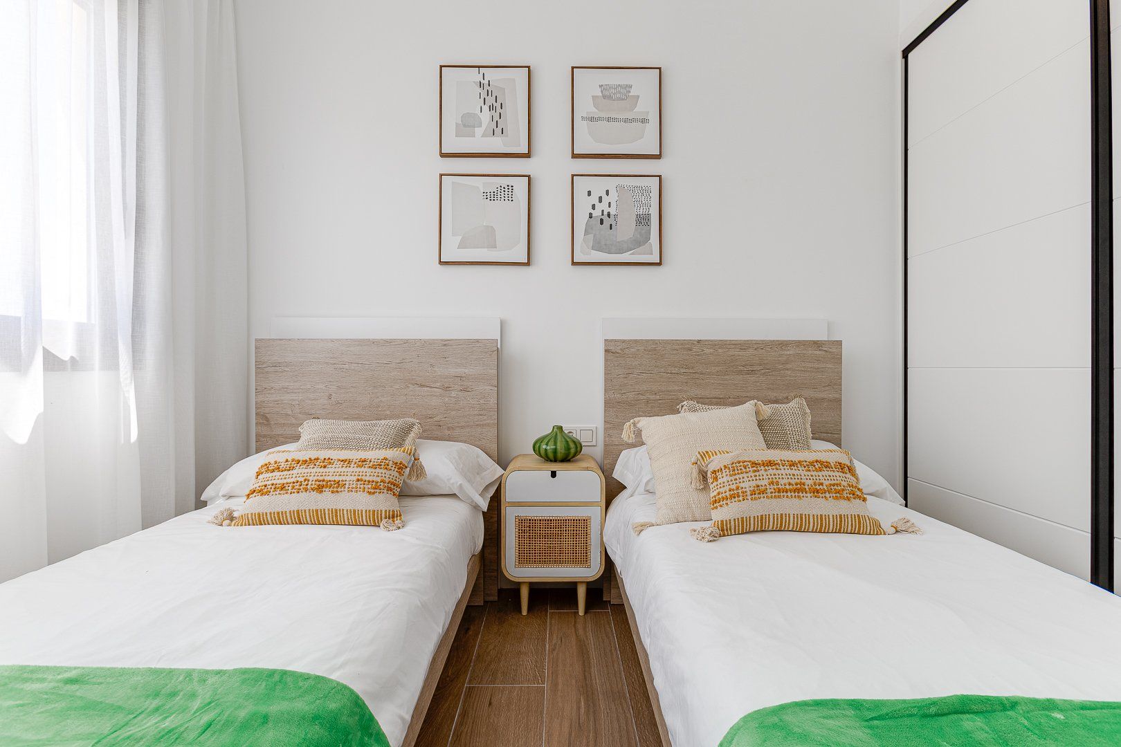 First floor plan of 3-bedroom villa in Golf Bahía, Finestrat, with bedroom and bathroom positions
