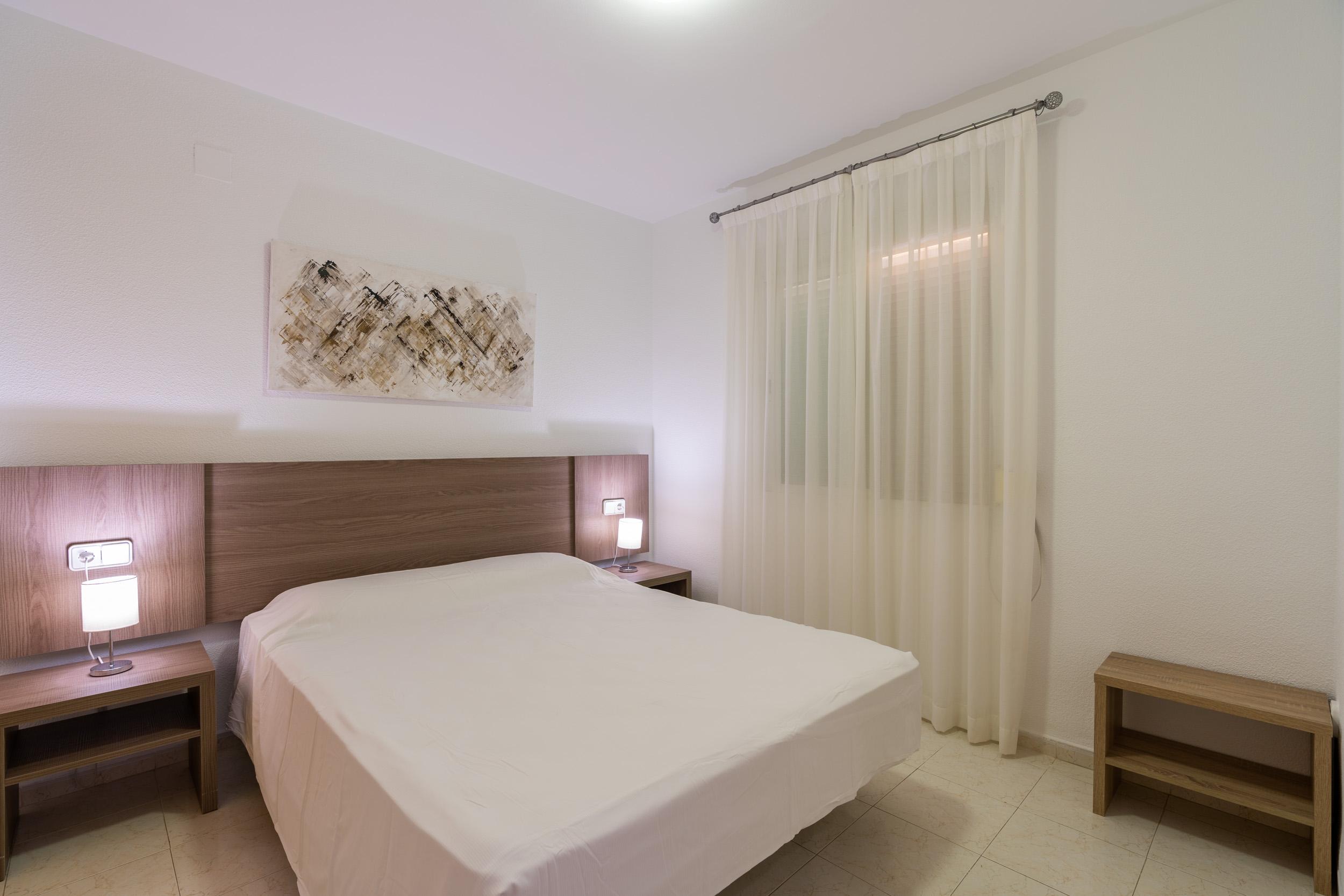 Built-in wardrobe interior in bedroom, Gran Sol, Calpe