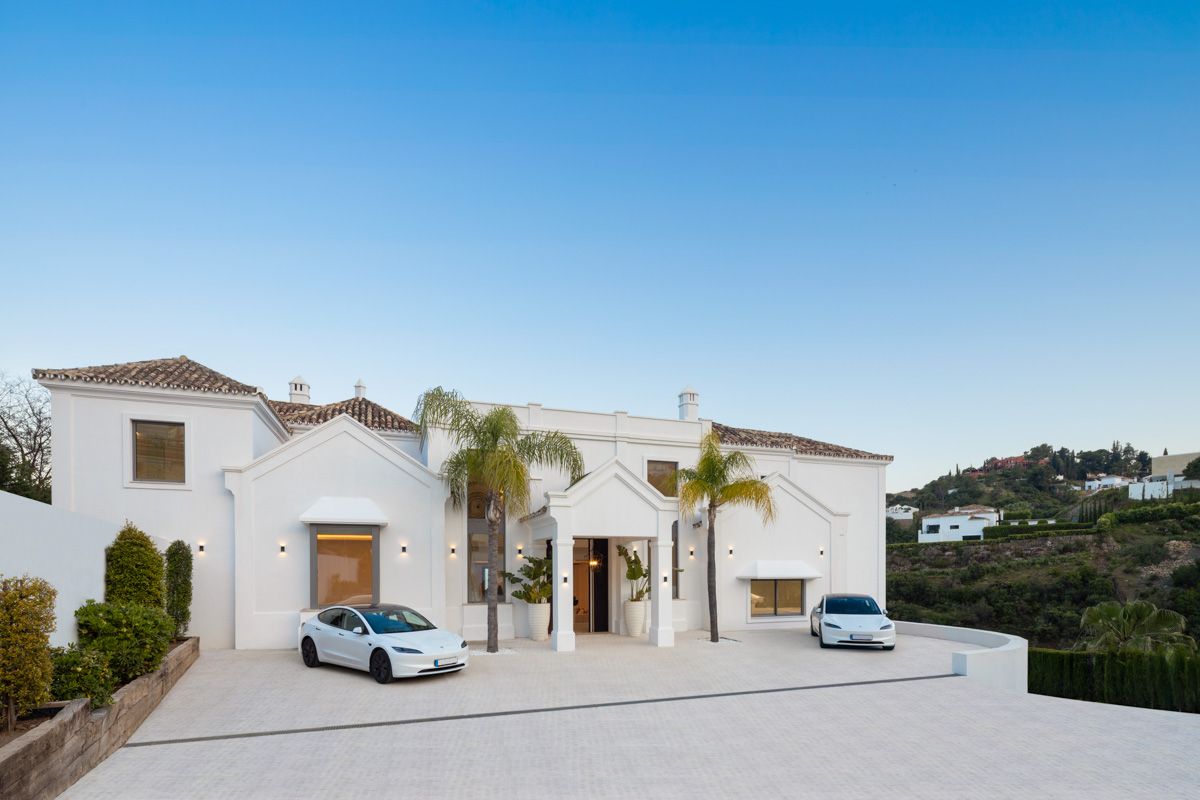 Fifth bedroom with en-suite access in new-build villa, La Zagaleta-El Madroñal, Benahavis