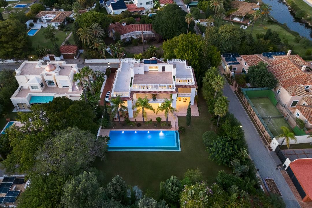 Front facade of new-build 7-bedroom villa in Casasola, Estepona