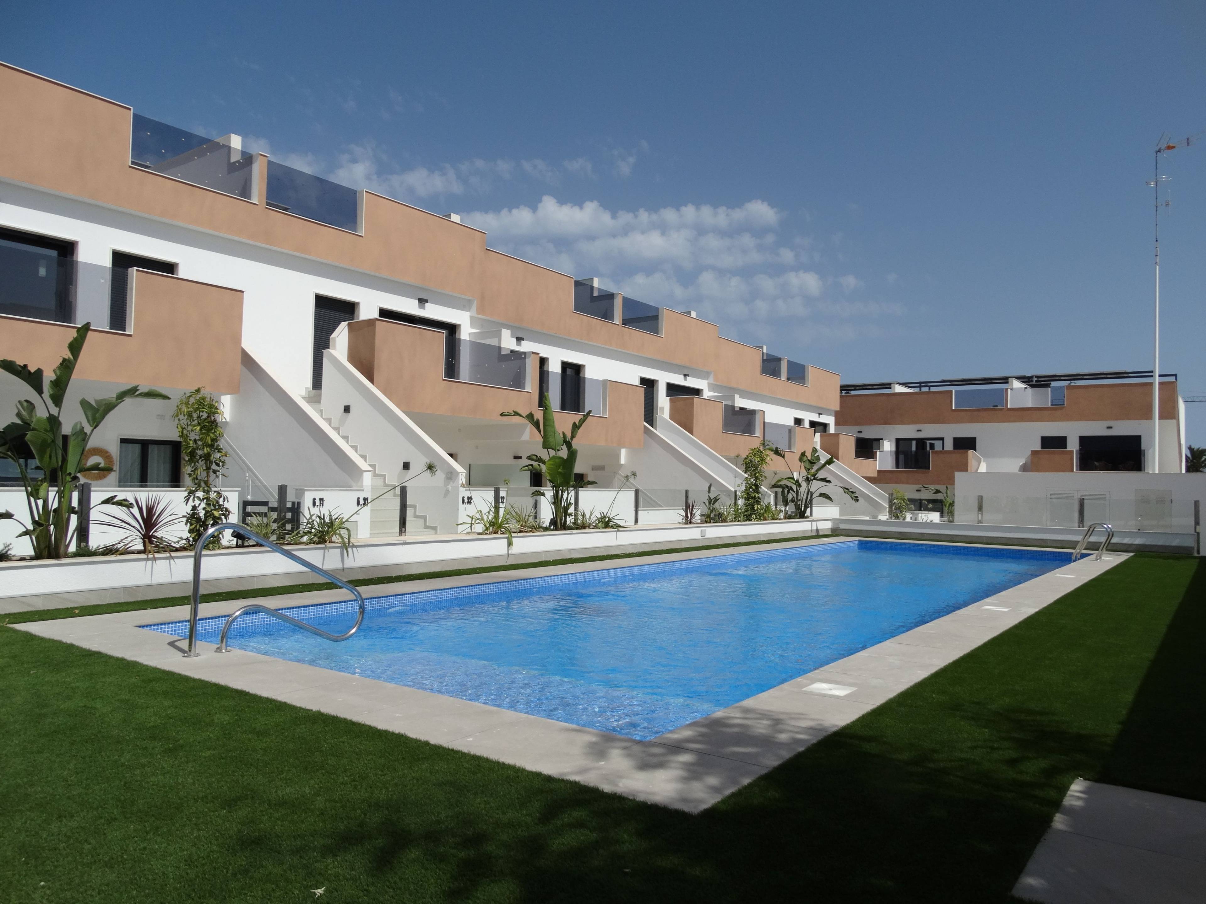 Communal garden area in residential complex, Pilar De La Horadada