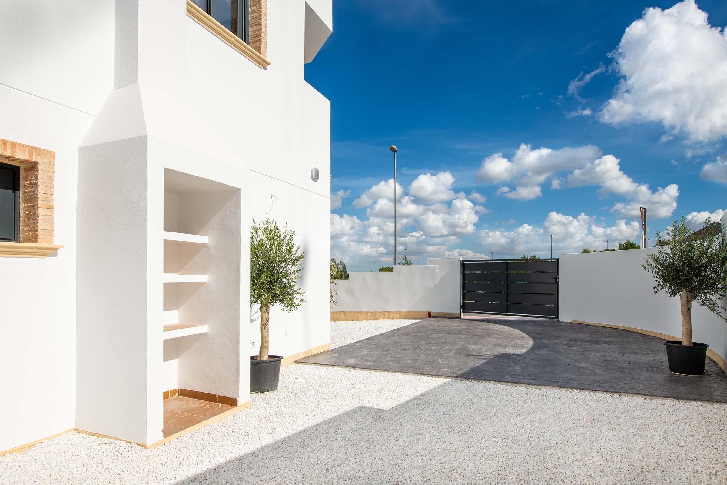 Ground-floor living area in 3-bedroom townhouse, Cox