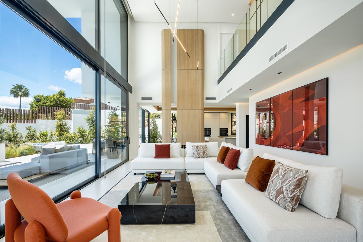 Bedroom with sea view in new-build villa, Bello Horizonte, Marbella