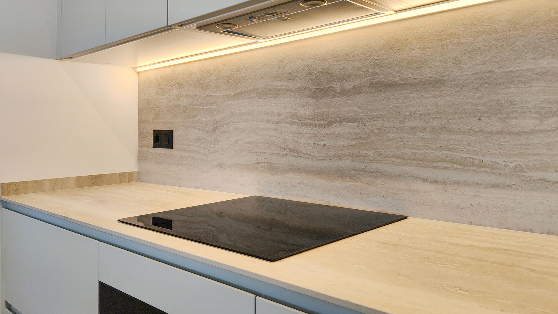 Dining area adjacent to kitchen in 5-bedroom new-build villa, Rojales