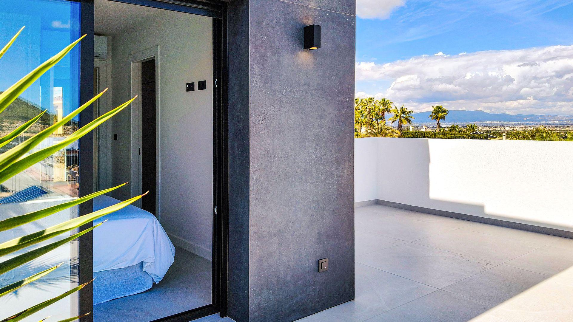 Master bedroom with built-in wardrobes in 5-bedroom new-build villa, Centro de la Ciudad Quesada