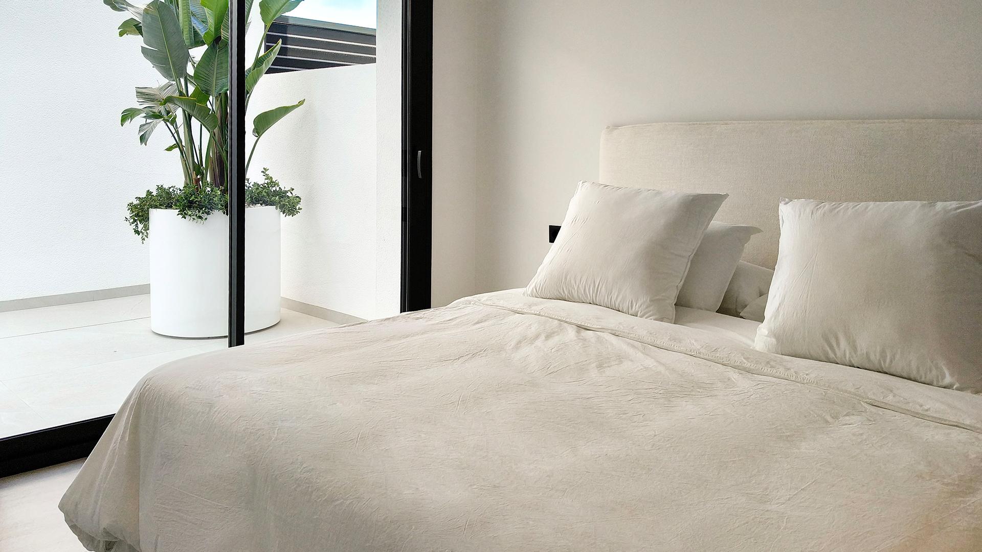 Bedroom with built-in wardrobe storage in new-build villa, Centro de la Ciudad Quesada