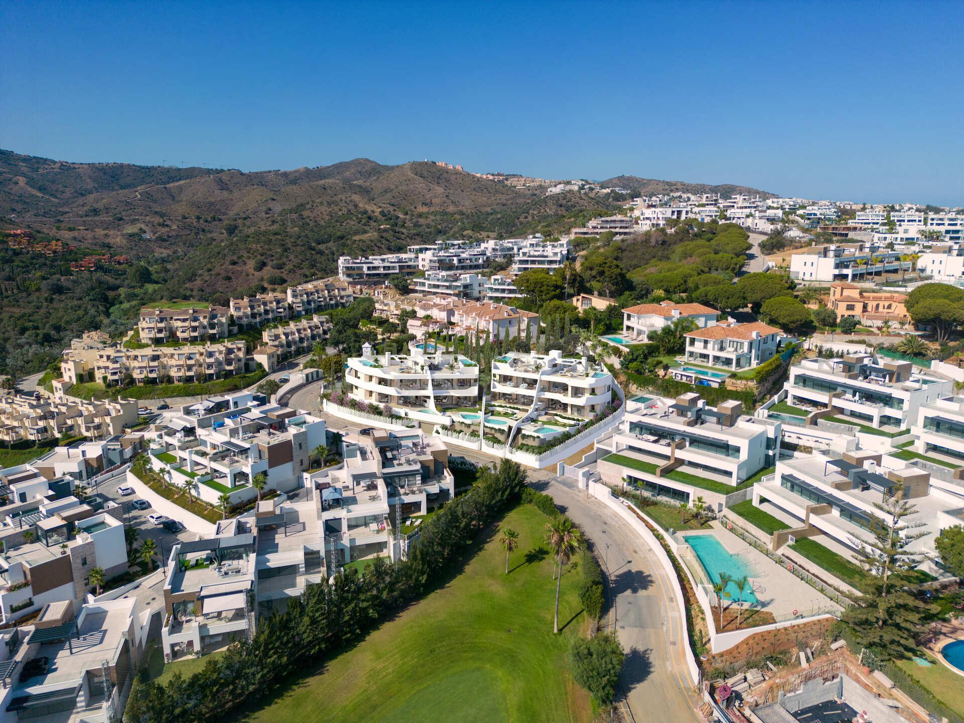 En-suite bathroom in 3-bedroom townhouse, La Reserva de Marbella
