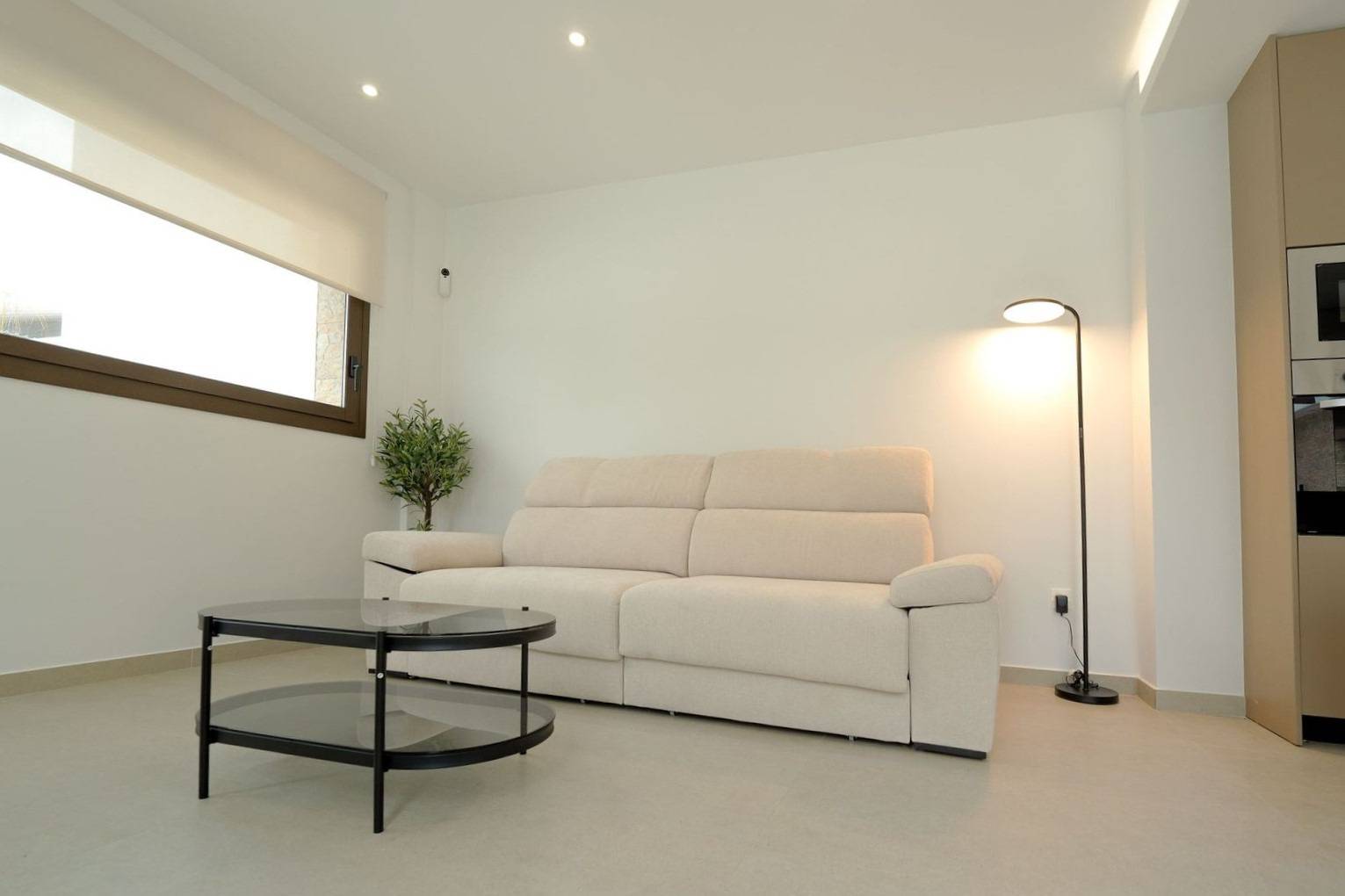 Double bedroom with built-in storage in 3-bedroom villa, Heredades