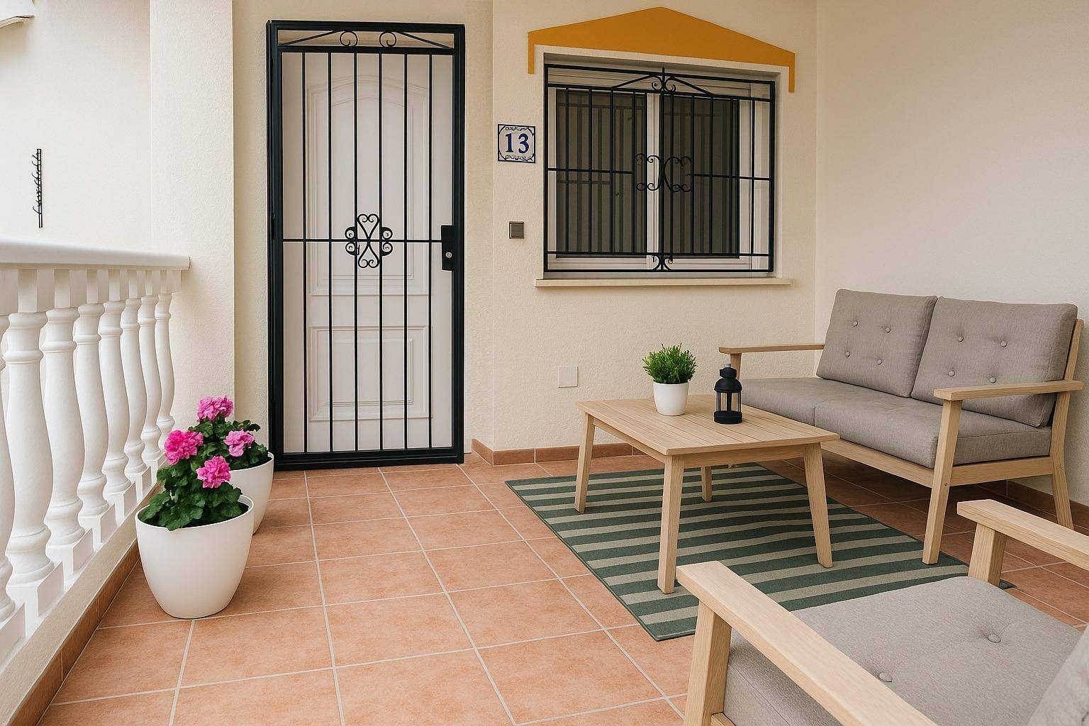 Second bedroom in renovated 3-bedroom villa, Urbanización Perla del Mar