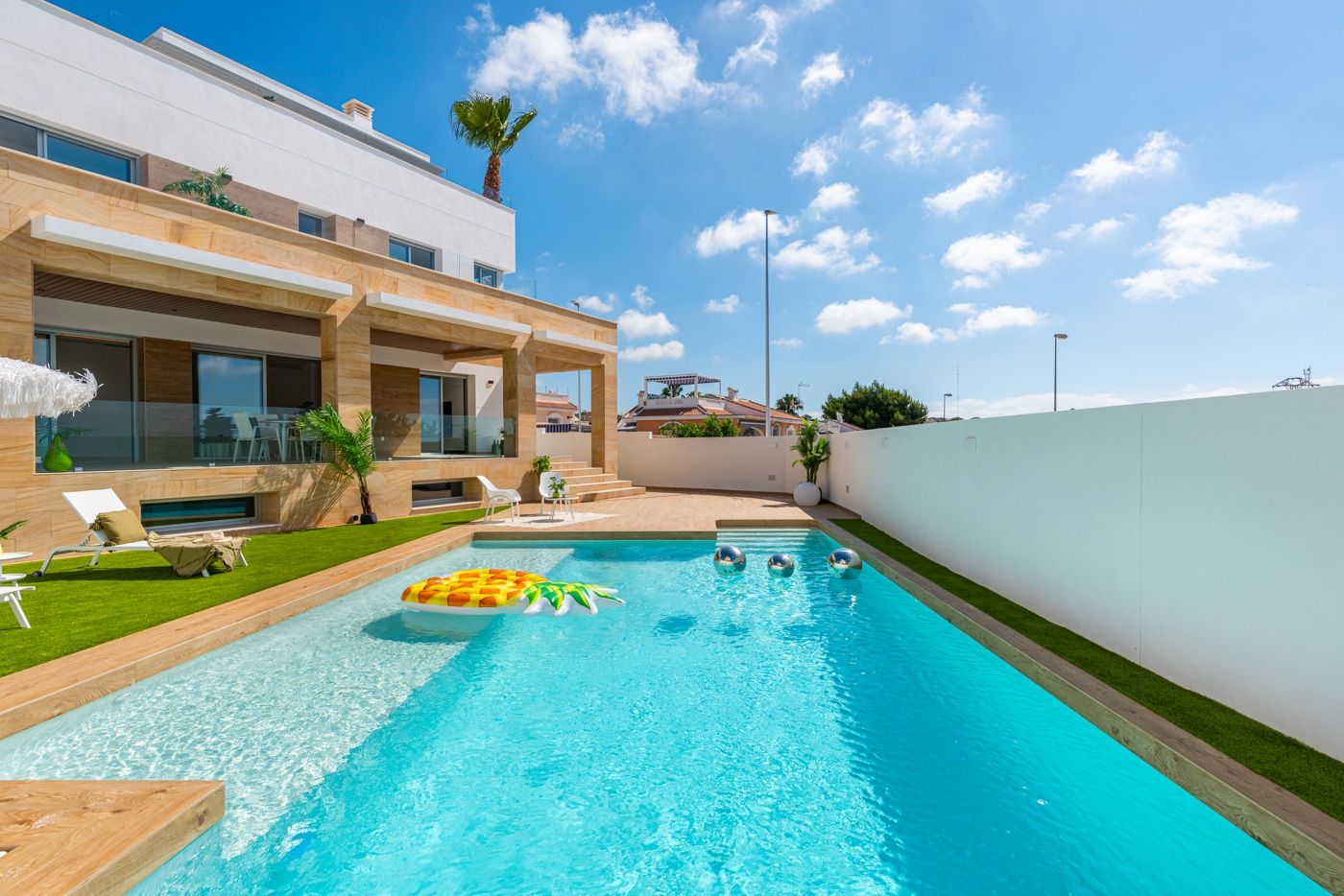 Garage interior with two parking spaces, new-build villa, La Fiesta, Rojales