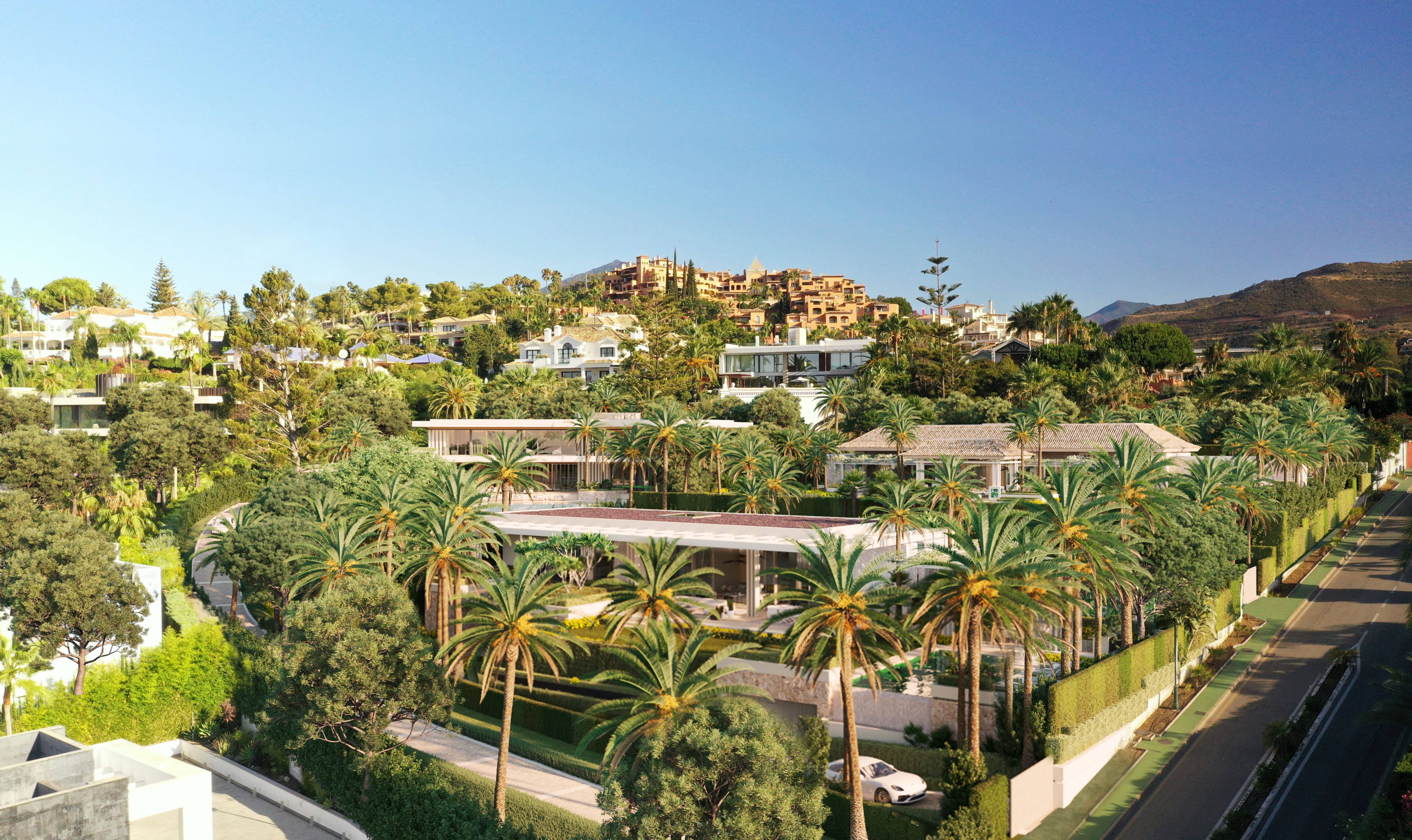 Private swimming pool and pool terrace of 7-bedroom new-build villa, Las Brisas, Marbella