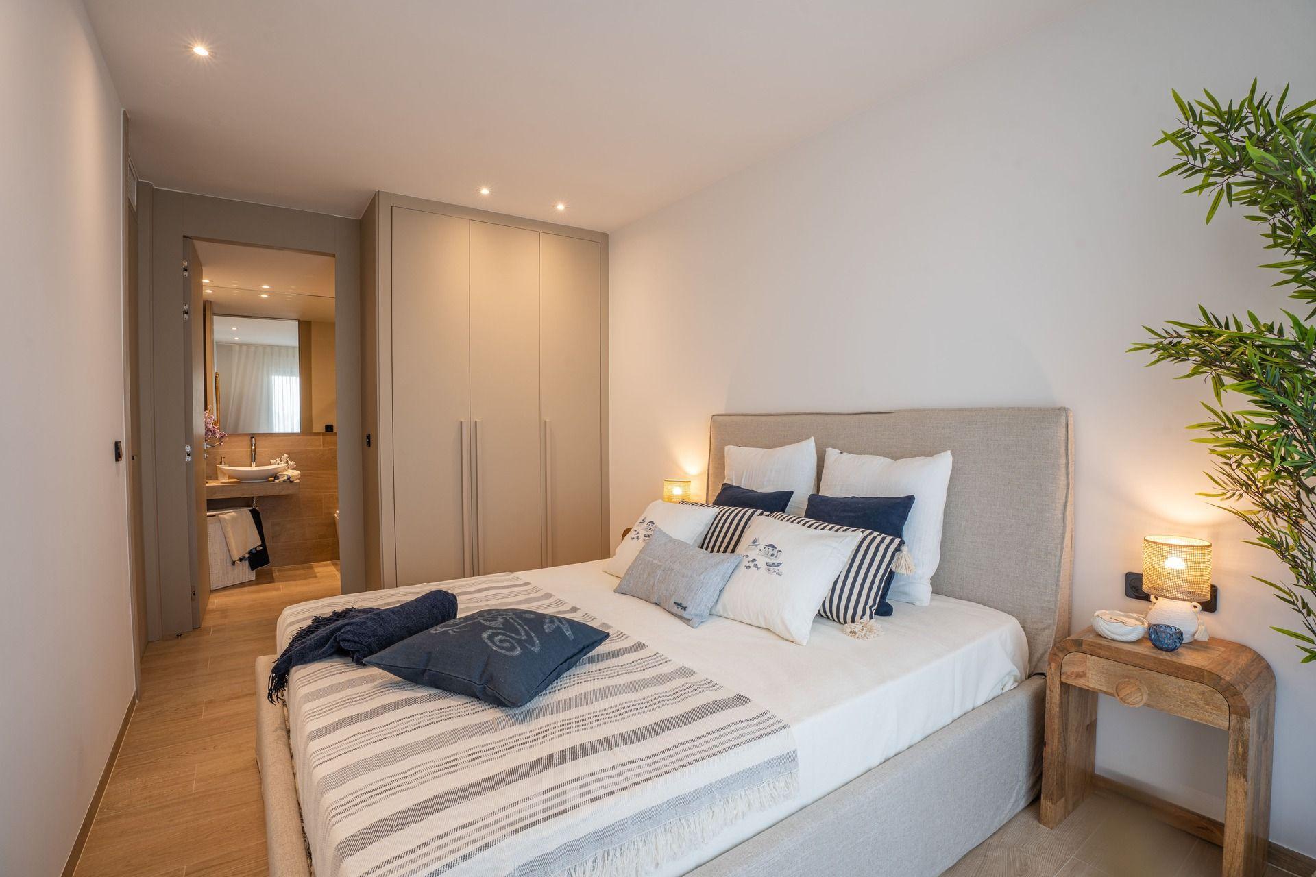Tiled bathroom interior, 2-bedroom new-build apartment, Algorfa