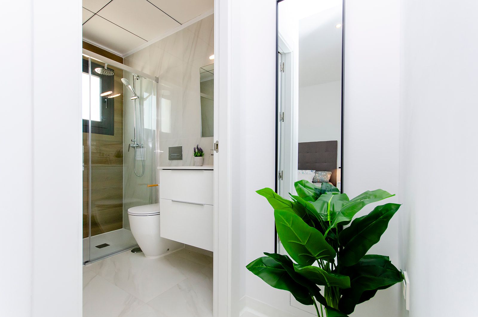 Kitchen with porcelain tile flooring, new-build villa in Desamparados, Orihuela
