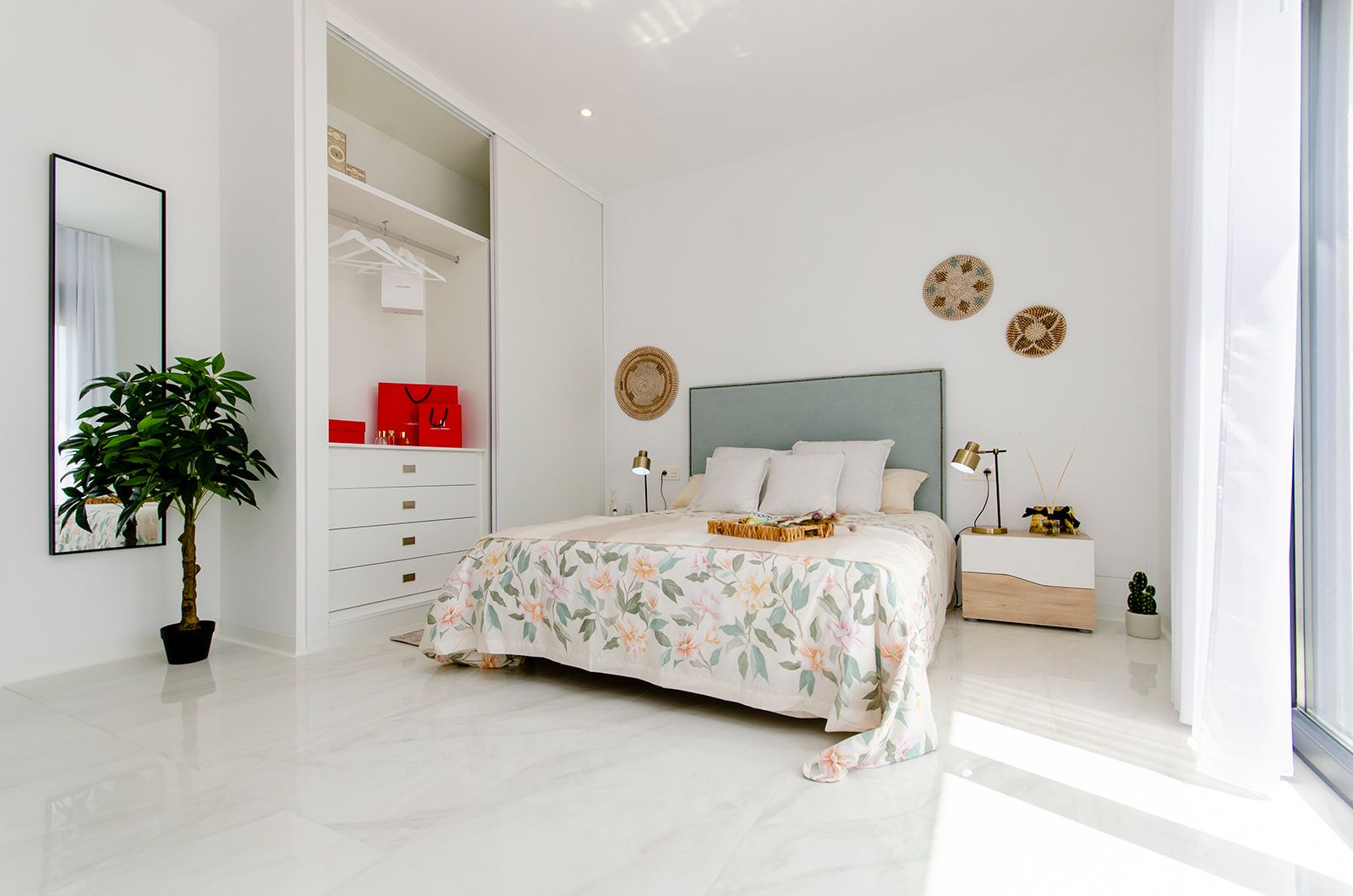 Living room interior with electric roller shutters, villa in Desamparados