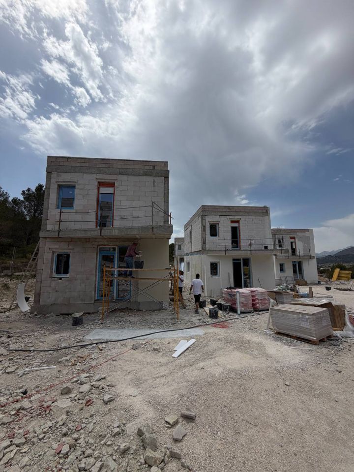 Plot boundary and garden area, 3-bedroom villa, Golf Bahía, Finestrat