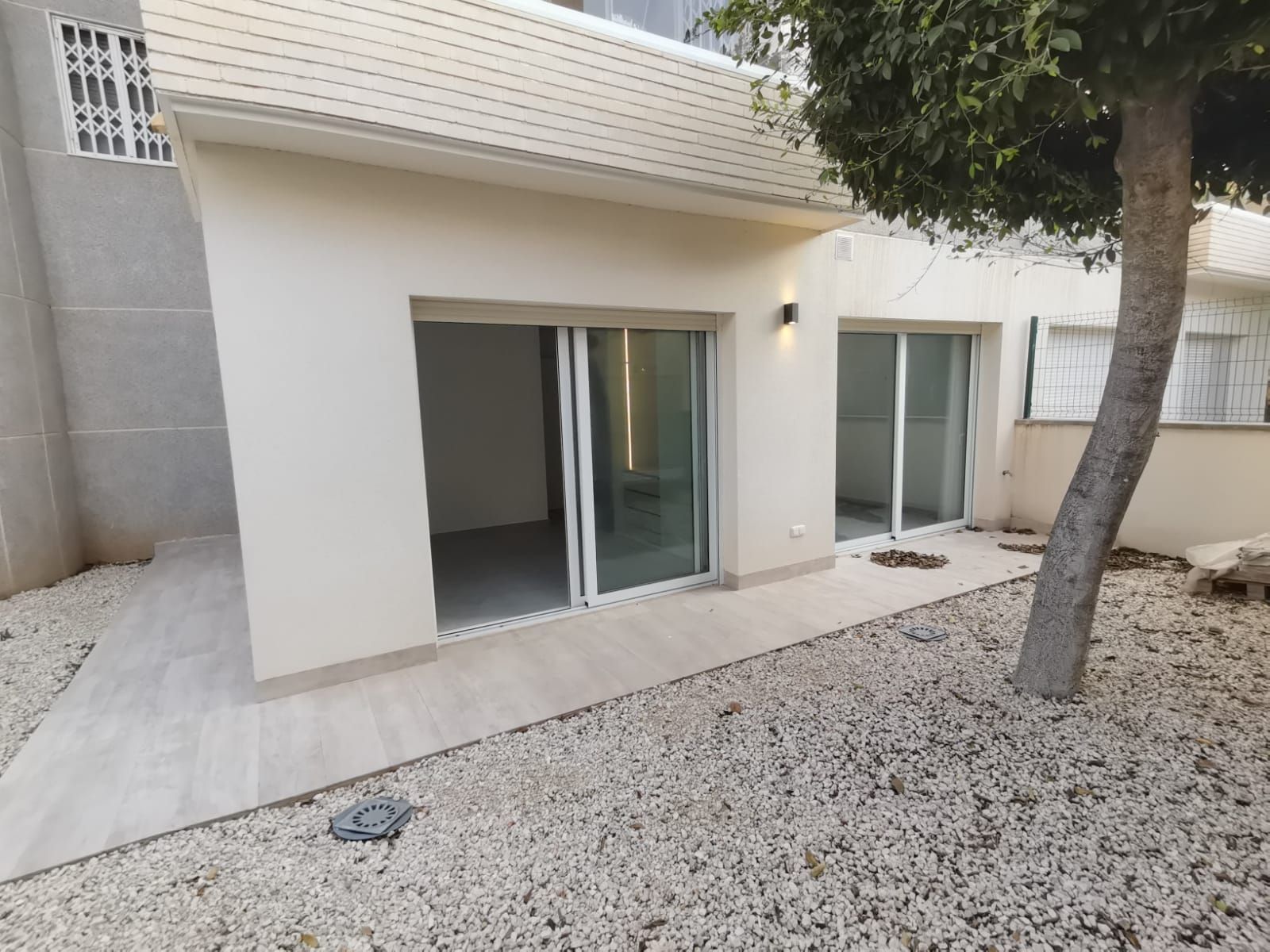 Communal garden greenery, Torreblanca new-build development