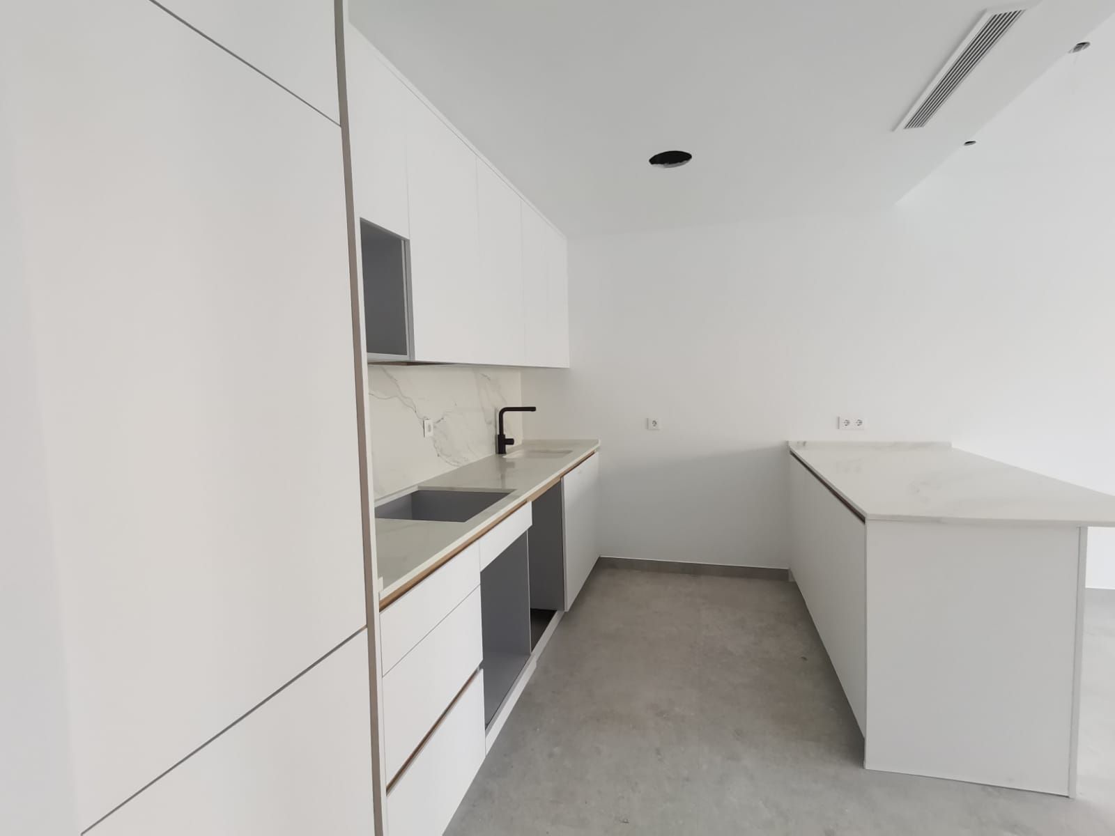 Third bedroom with window in ground-floor apartment, Torreblanca