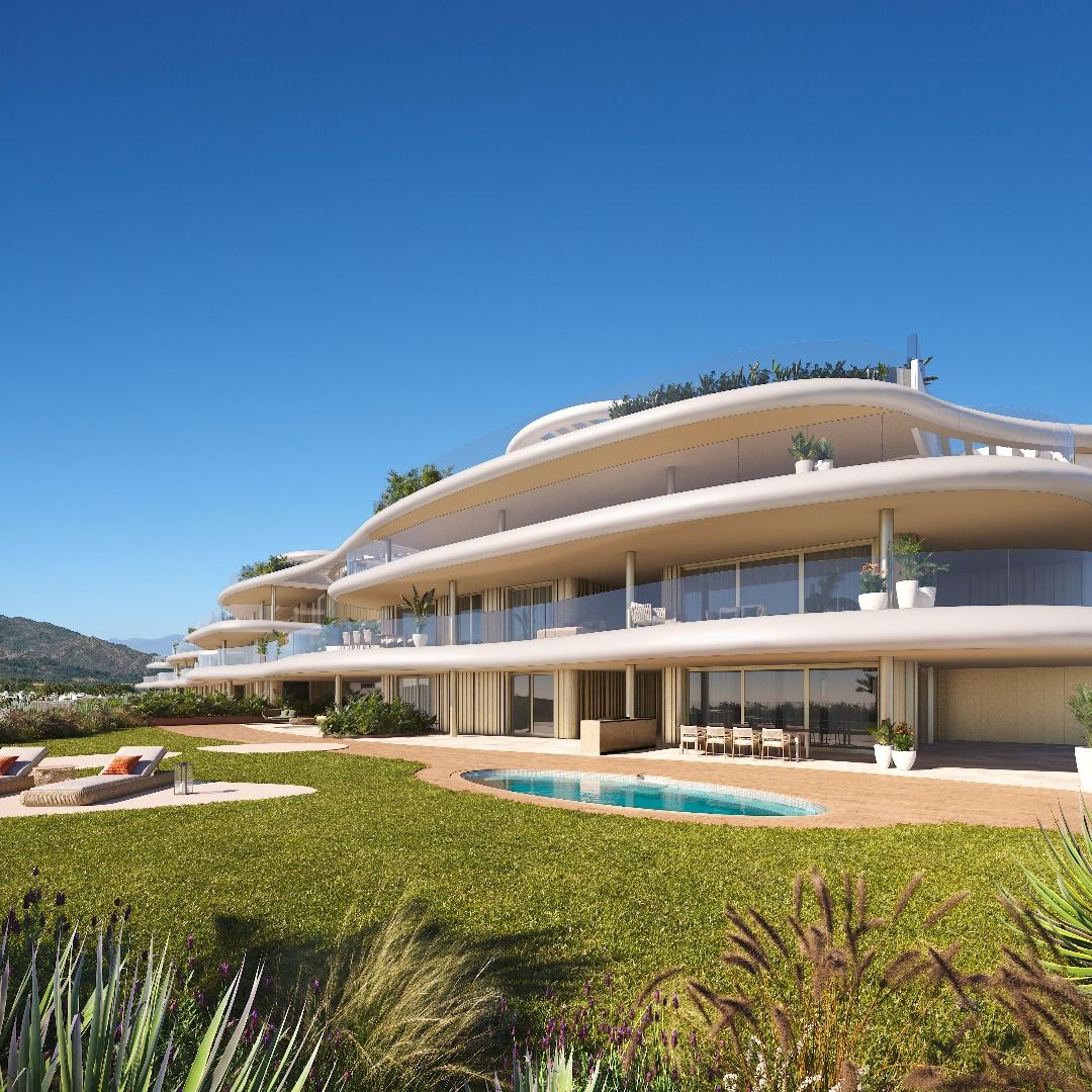 Covered terrace with outdoor seating area, ground-floor apartment, La Quinta